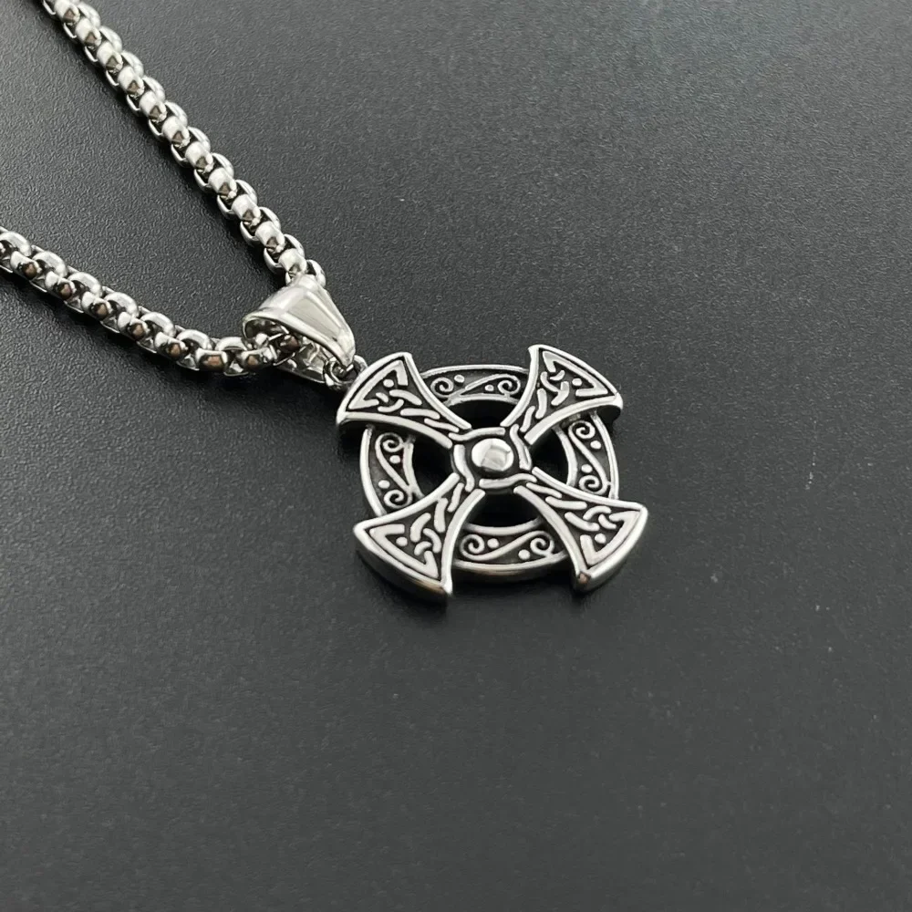 

Celtic Knot Cro tainle teel Pendant Men's Necklace Chains