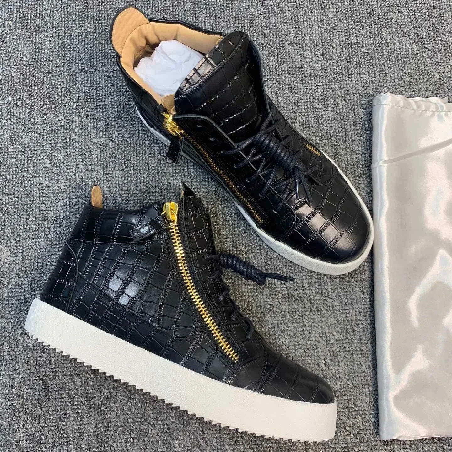 

Top Quality Classic Mens Casual Sneakers Women High-top Real Leather Tennis Luxury Brand Designer Unisex Sports shoes 0085