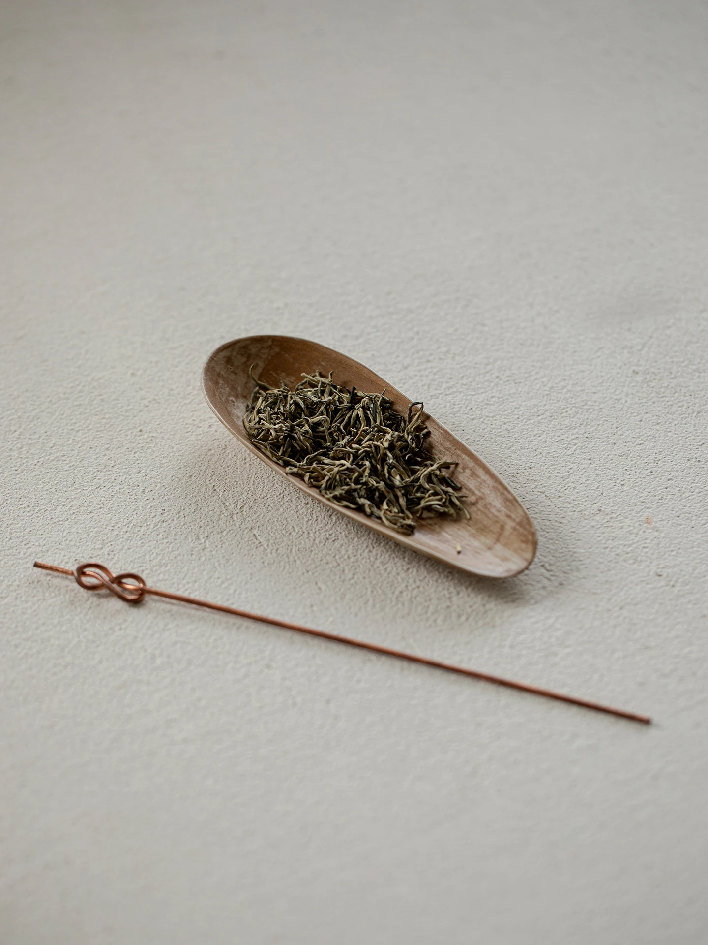 

Handmade Rustic Tea Ceremony Accessories Tea Scoop Tea Needle Tea Art Tools Set Vintage Wabi-Sabi Style Ceramic Tea Set