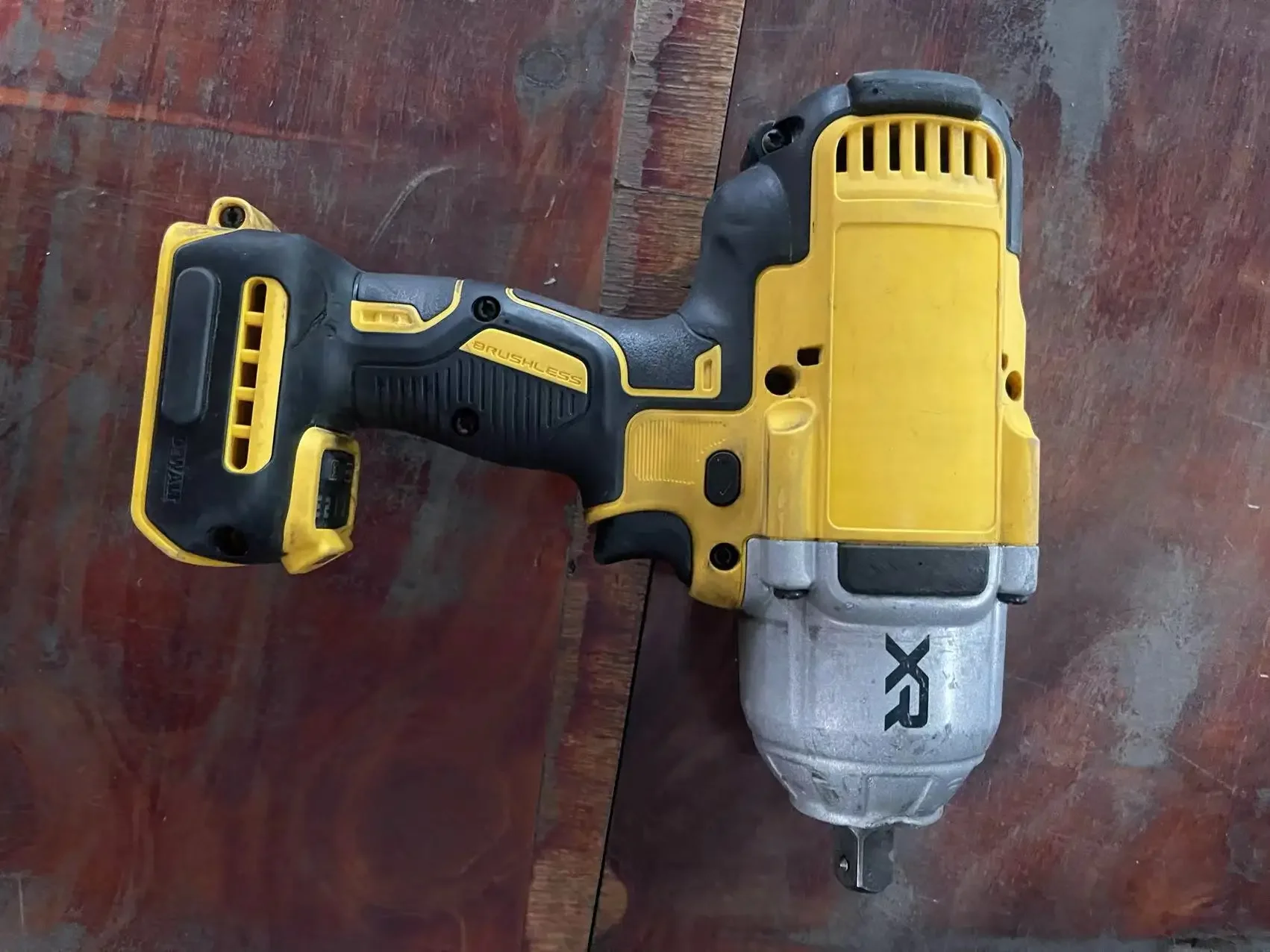 Dewalt DCF900N 18v  Brushless 1/2 High Torque Impact Wrench，TOOL ONLY ,SECOND HAND