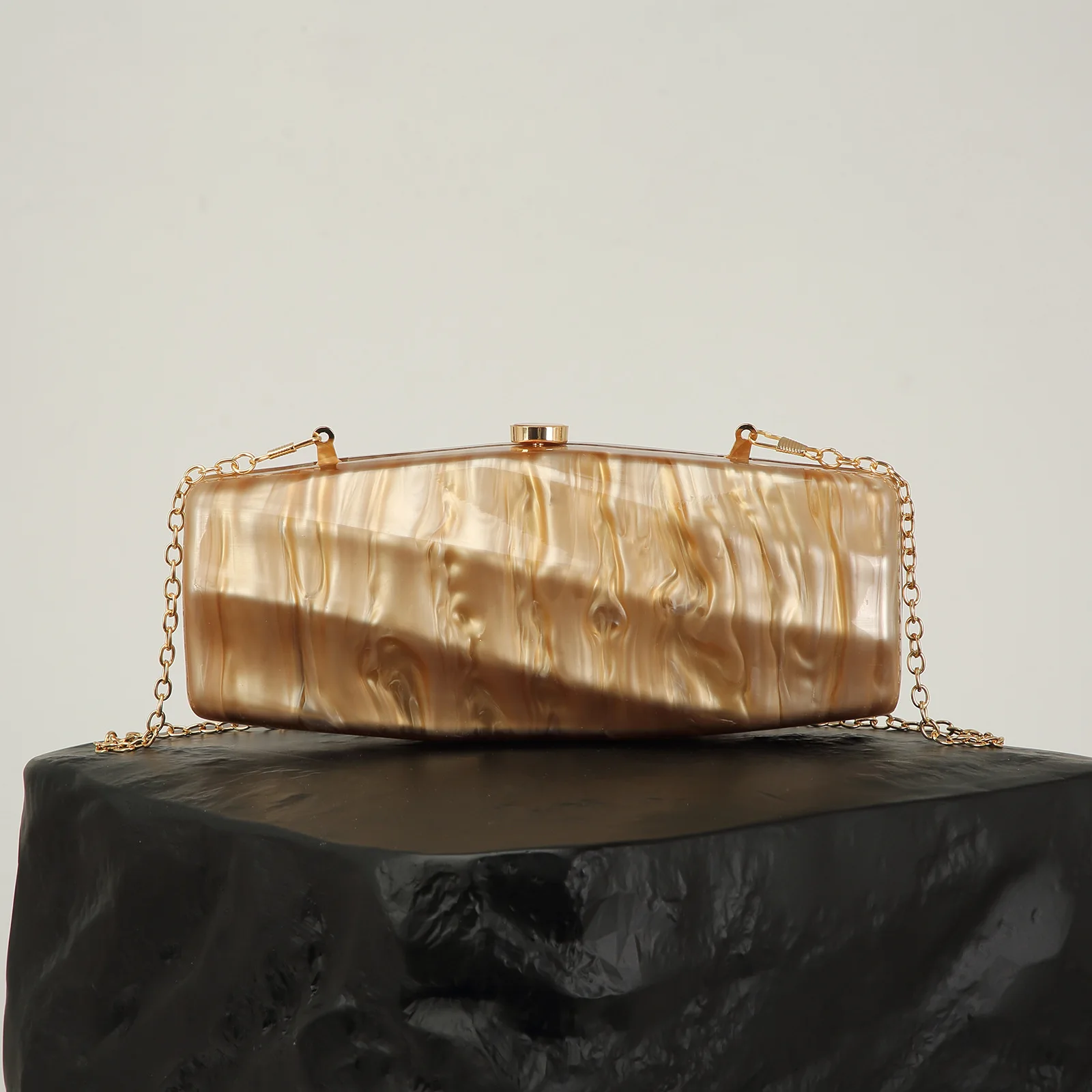 New Fashionable Ladies' Rectangular Striped Pressing Evening Clutch Bag with Chain for Single Shoulder Carry Stylish and Elegant