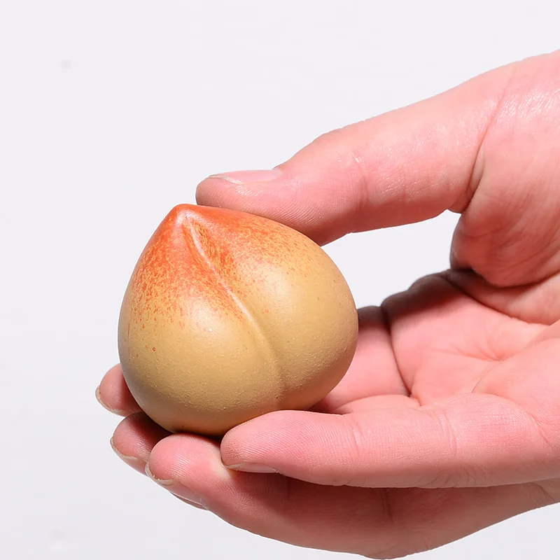 Cute Little Peach Tea Pet Enameled Ceramic Fruit Statue for Tea Ceremony Household Ornament Car Decoration Hand Toy