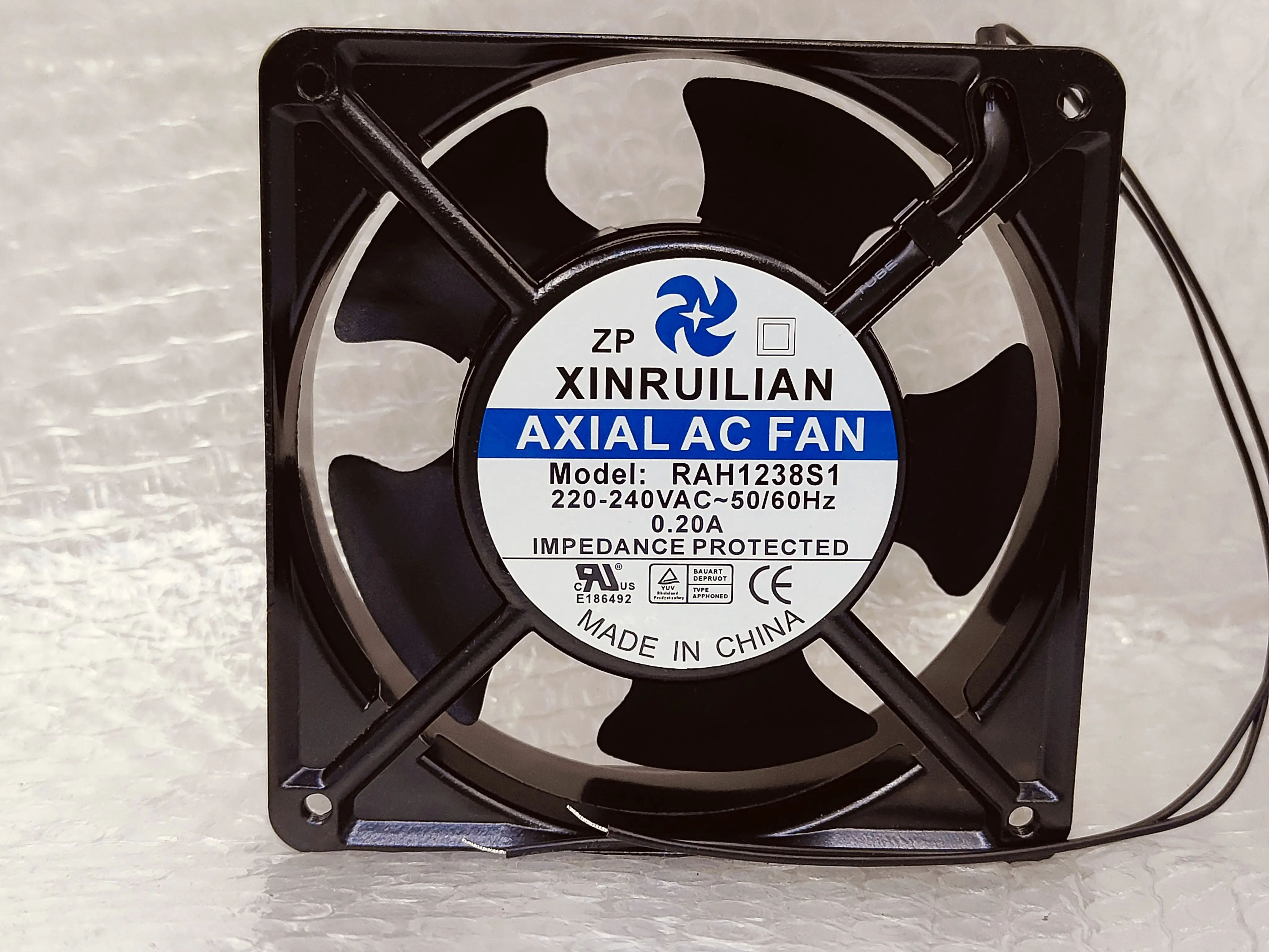 

XINRUILIAN RAH1238S1 200-240 В 0,20 А 120x120x38 мм 2-проводной охлаждающий вентилятор