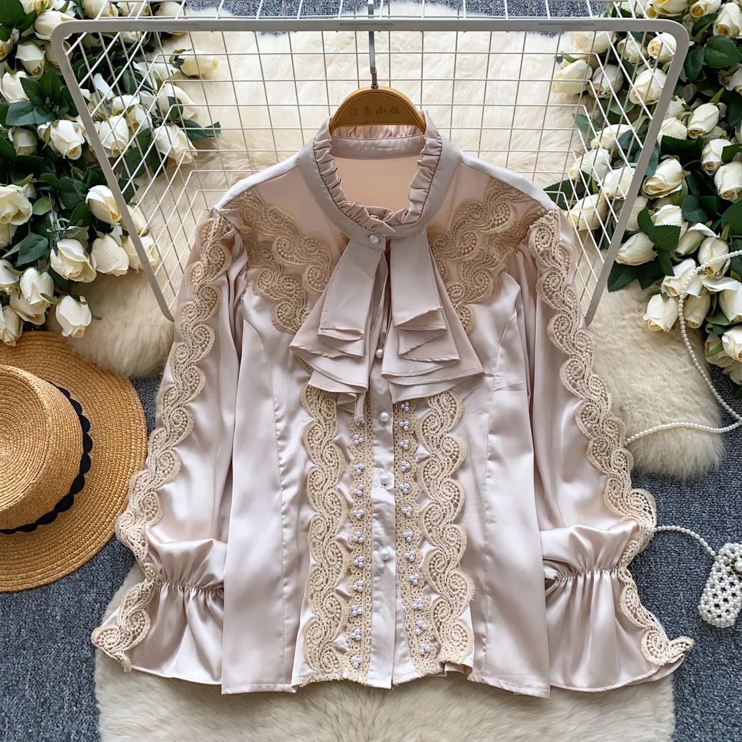 Franse stijl kralen satijnen shirt voor dames lente herfst nieuwe kant licht luxe lange mouwen jassen boog temperament high-end tops