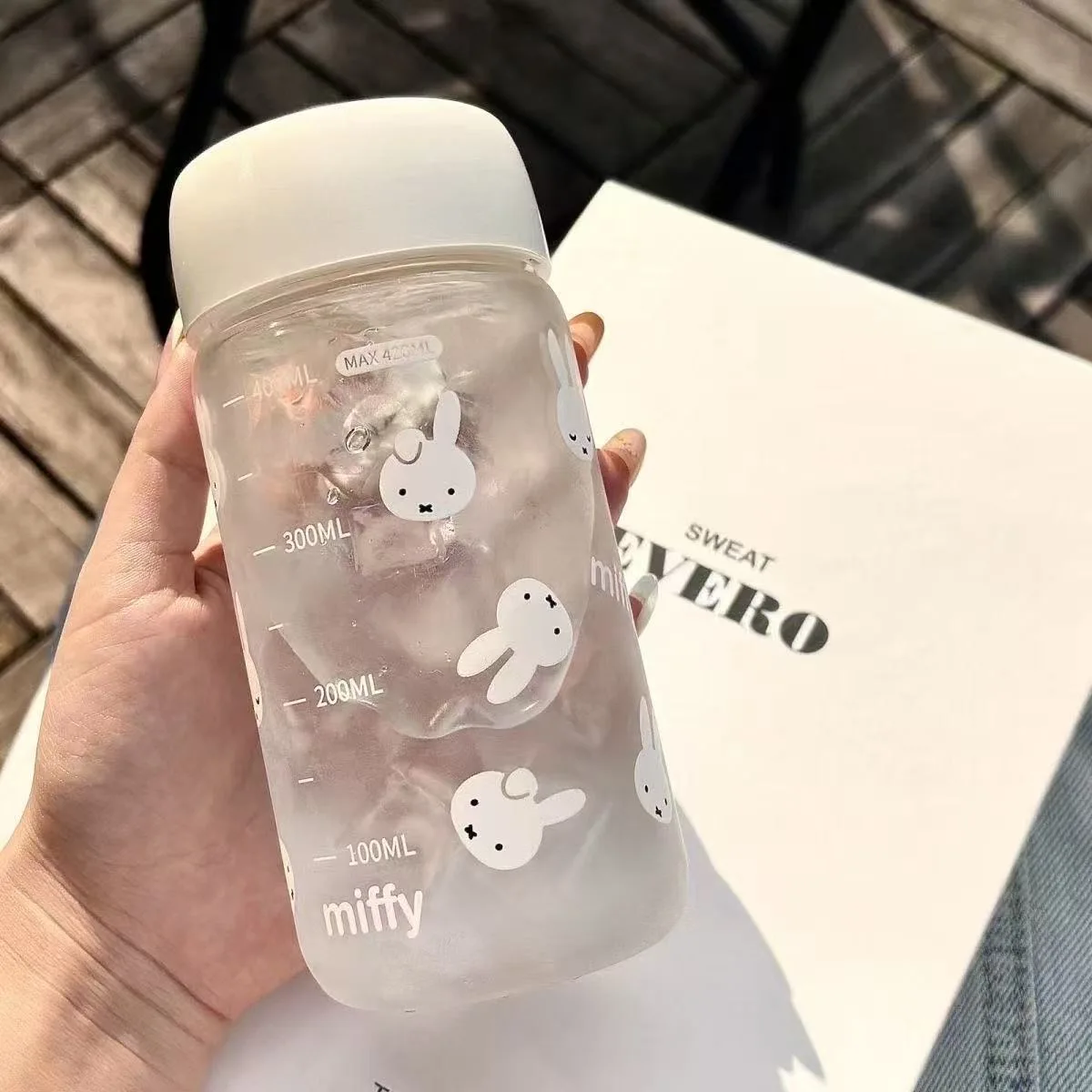 Image of 420ml Anime Miffy Kaninchen Wasserflasche Große Kapazität Plastik Sporttrinkflasche Tragbare Auslaufsichere Trinkflasche Geschenke