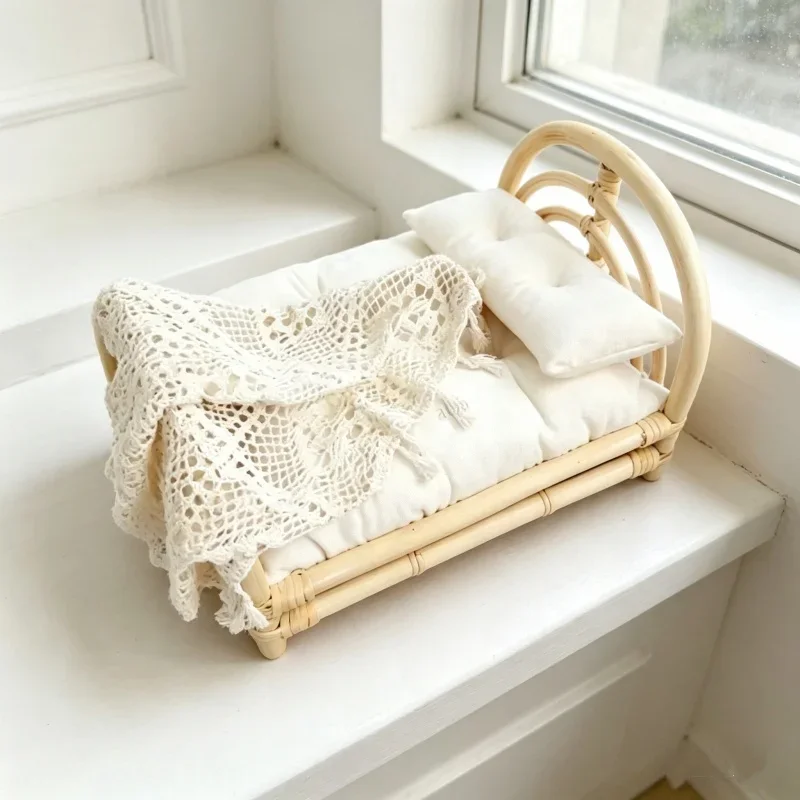 

Wooden Baby Crib Bed Vintage Rattan Weaving Basket Newborn Photo Shoot Props Studio Photography Furniture Layout Supplies