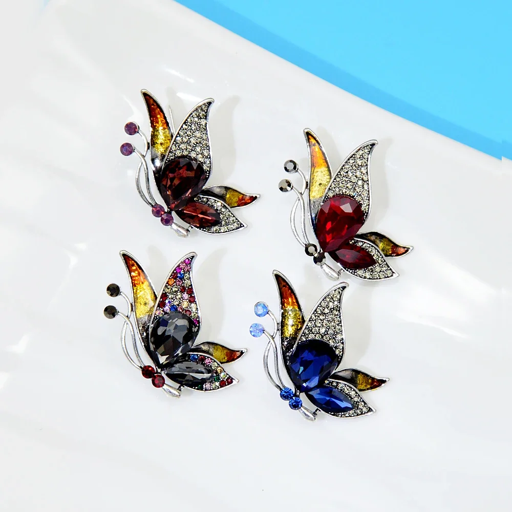 CINDY XIANG Rhinestone Beautiful Vintage Butterfly Brooches For Women Insect Pin 4 Colors Available High Quality New