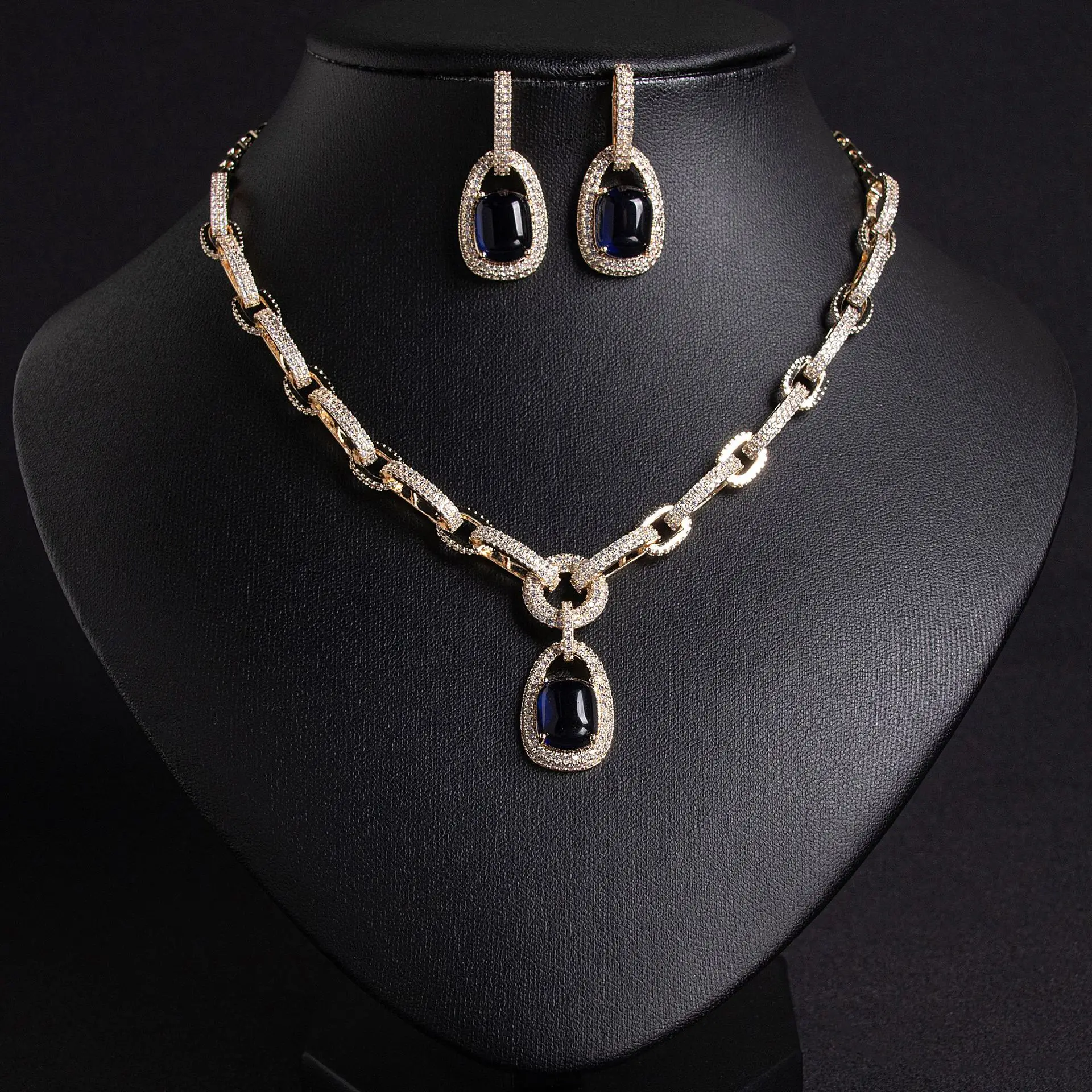 

Ancient Fan Medieval Necklace Women's Copper Inlaid Zircon Long Neck Chain One-word Buckle Desert Egyptian Wind Clavicle Chain W