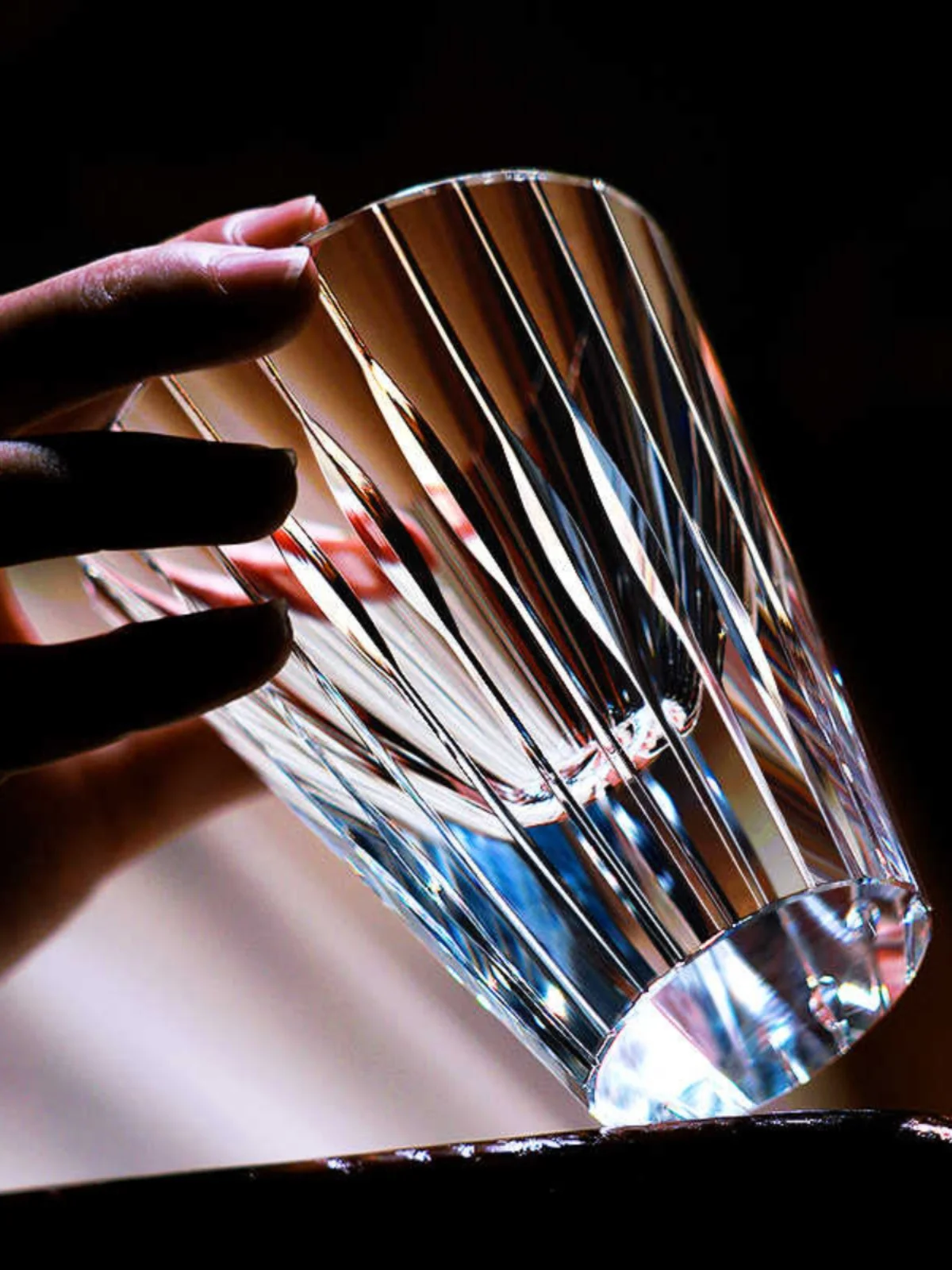 Lead-free star flash crystal cup, creative strings, hand-carved flowers and fragrant whiskey glass cup