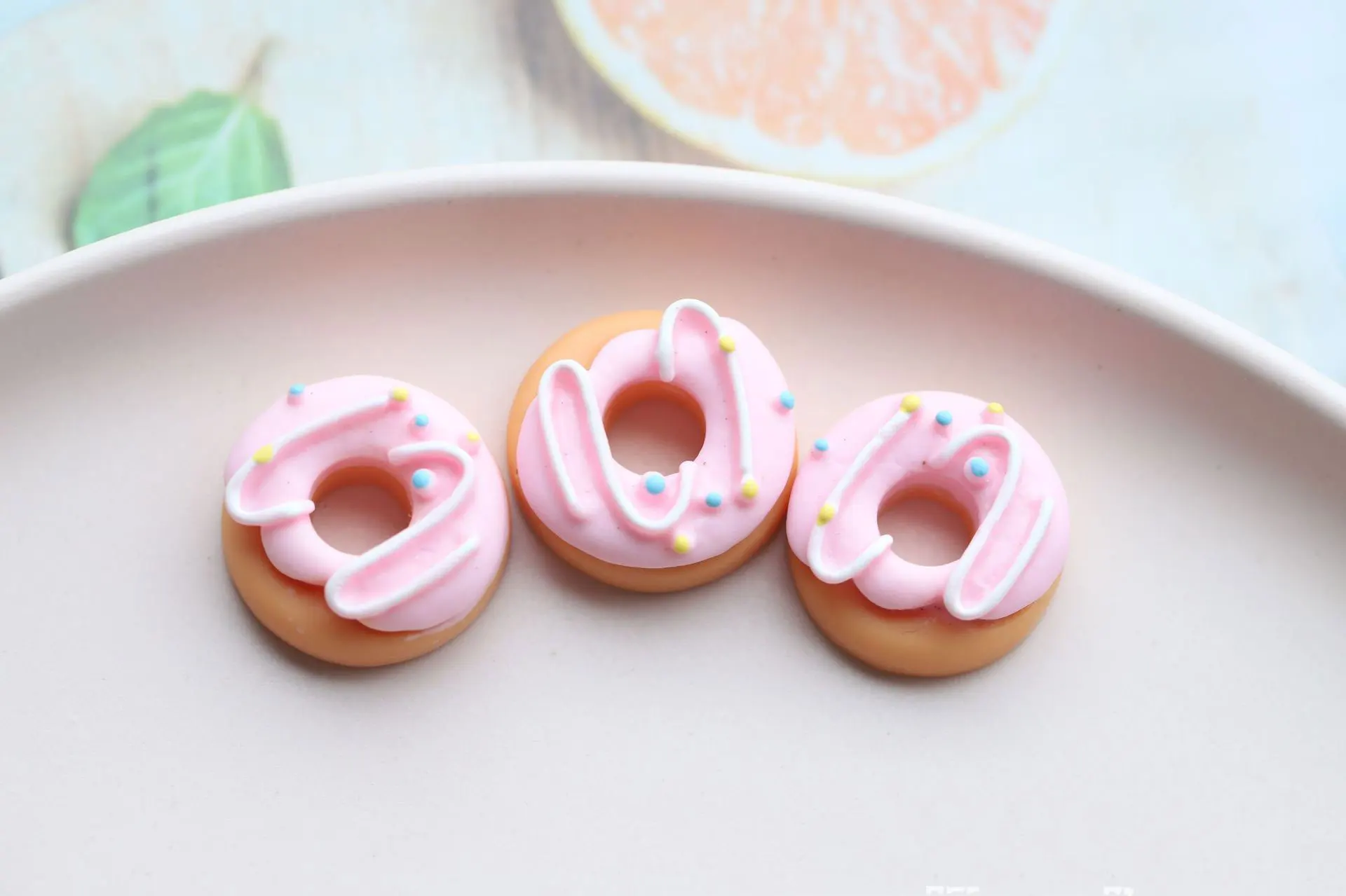 SW40 5Pcs Donut Resin Pendant DIY Crafts Hollow Earring Bracelets Hand-drawn Keychain Decor Garment Jewelry Charm Accessories