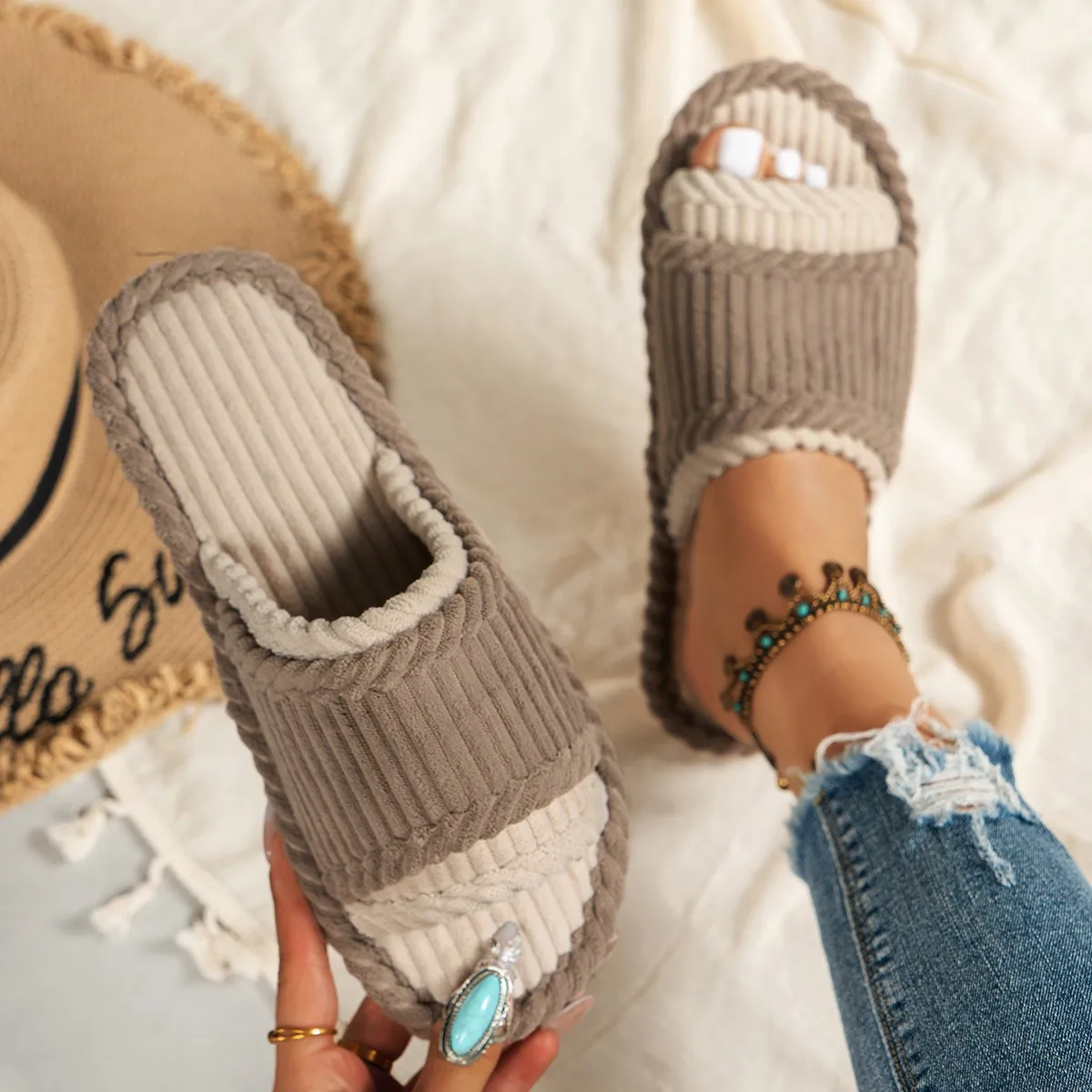 New Winter Women Fashion One Word Plush Slippers Indoor and Bedroom Lightweight Non-slip Open-toe Breathable Couple's Home Shoes