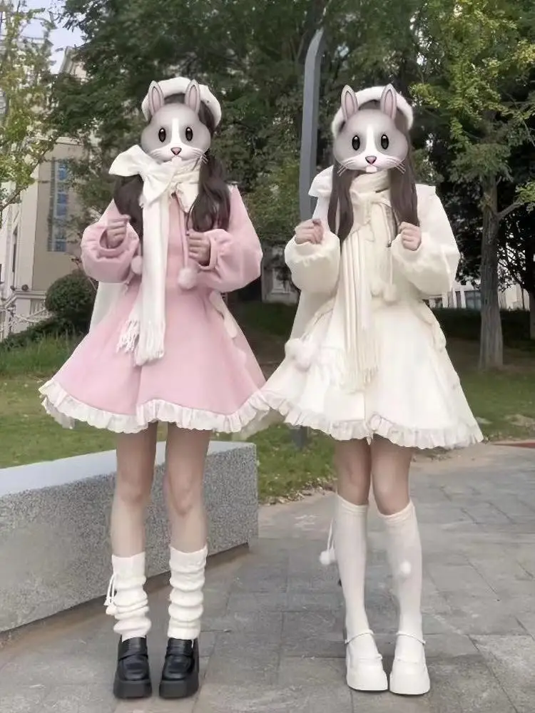 

Милый шерстяной комплект: пальто и шарф. Новинка зимы. Женское шерстяное пальто средней длины малого размера с воротником на пуговицах. Код: Dr.