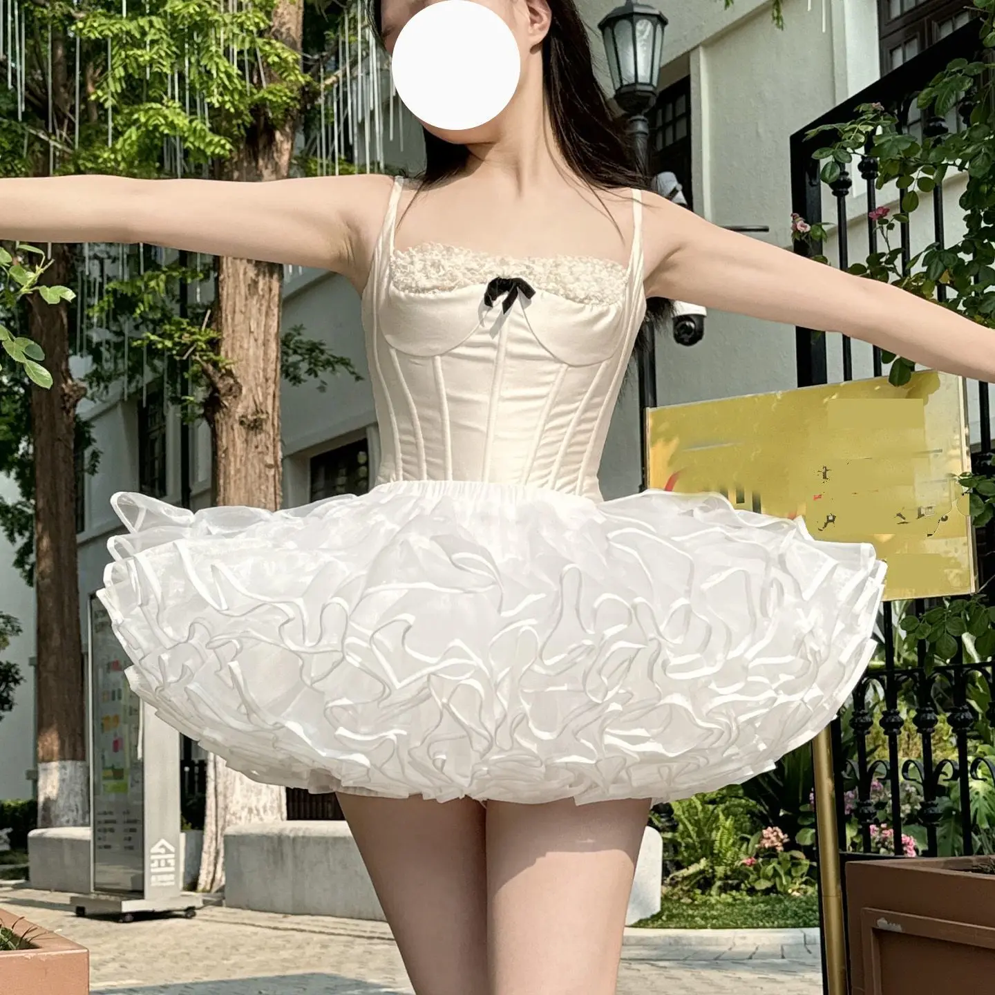 

NONSAR Lolita Violent Skirt Support Dog Short Boneless Soft Gauze Fluffy White Petticoats Flower Field Lolita Clouds Underskirt