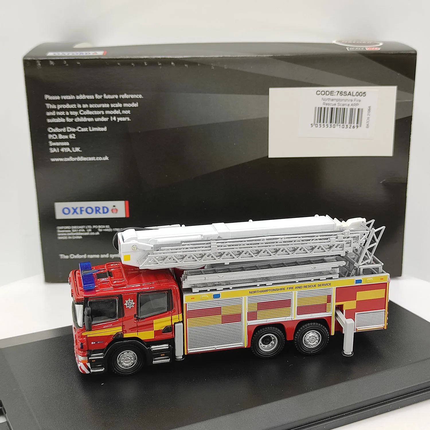 

Diecast OXFORD 1:76 Scale Scania Ladder Fire Rescue Alloy Car Model 76SAL005 Collectible Toy Gift Souvenir Display Ornament