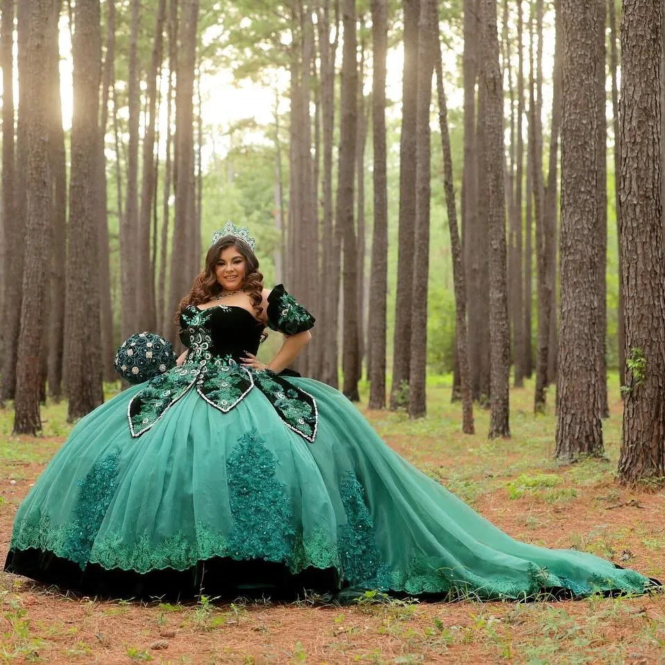 Quinciara-Vestido de terciopelo verde mexicano, traje con hombros descubiertos, apliques, dulce 16 vestidos de graduación, Vestido de desfile, XV Años 2024