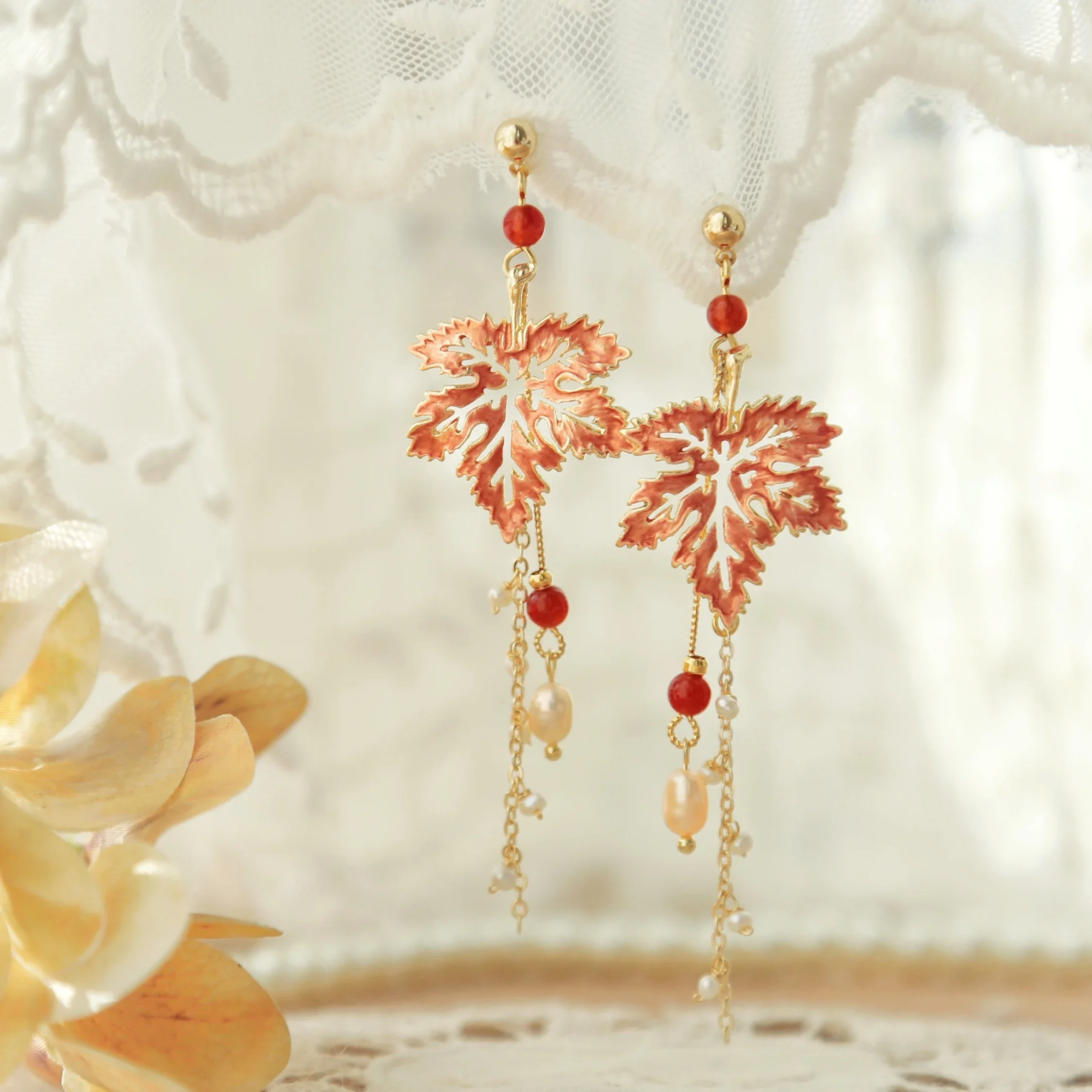 

Maple leaves gradually dyed, ancient Hanfu super fairy red maple stud earrings