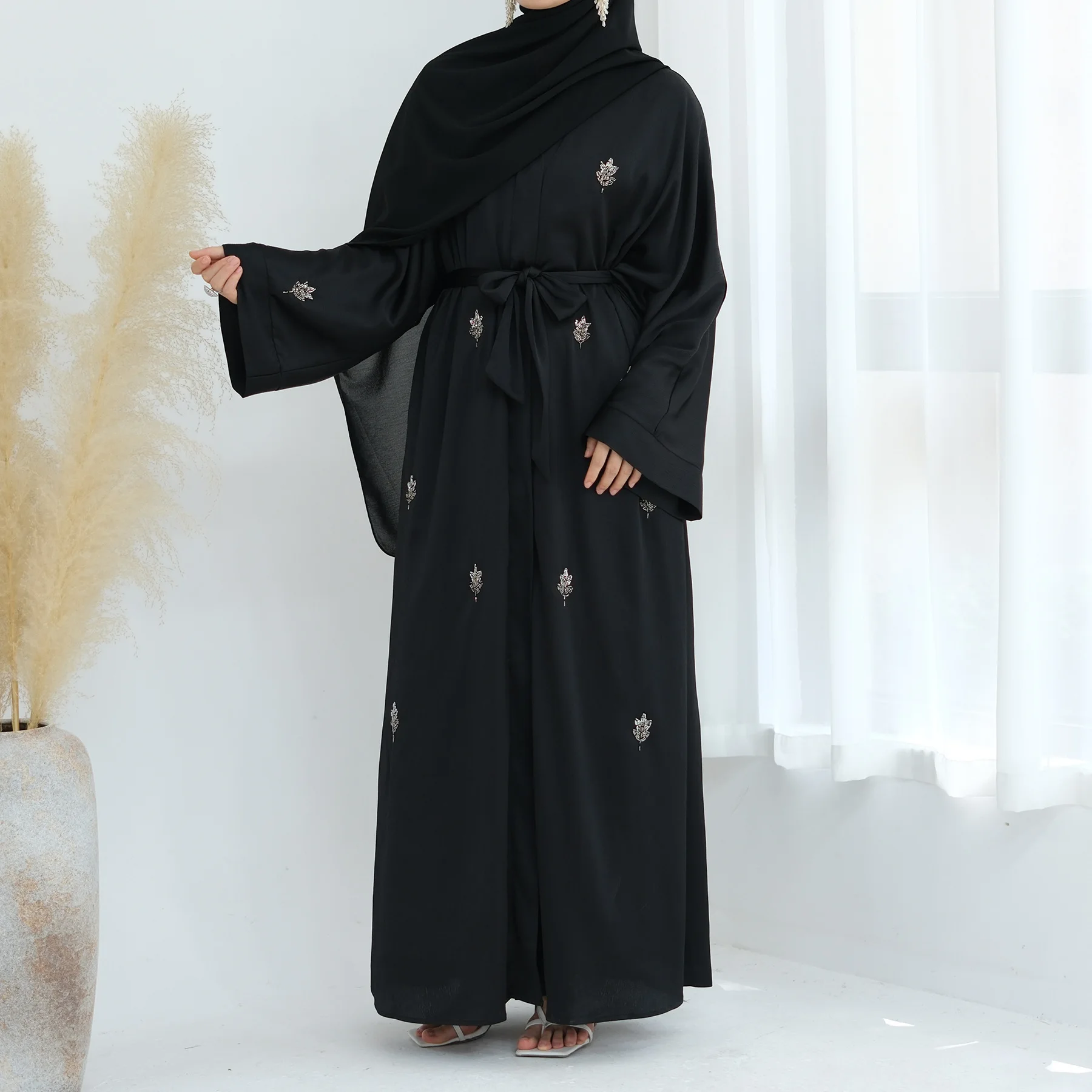 

Beads Decorations Kimono Abaya for Women, Snap Buttons Front, Muslim Open Abaya, Dubai Turk Hijabi Islamic Clothing, Ramadan Eid