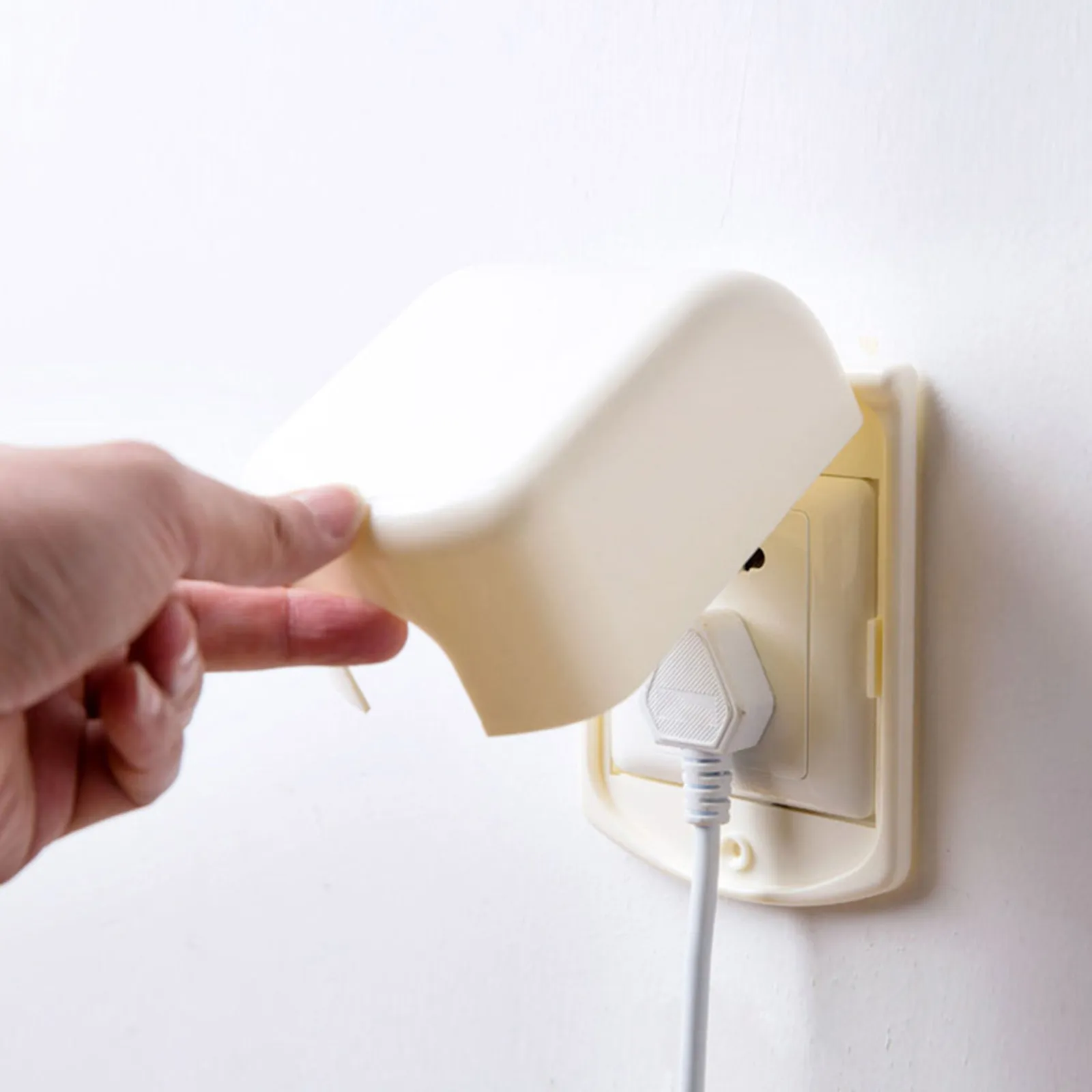 2Pcs Electric Shock Proof Switch Covers Creative ABS Protective Wall Socket Cover Flame-Retardant Decorative Safe Household