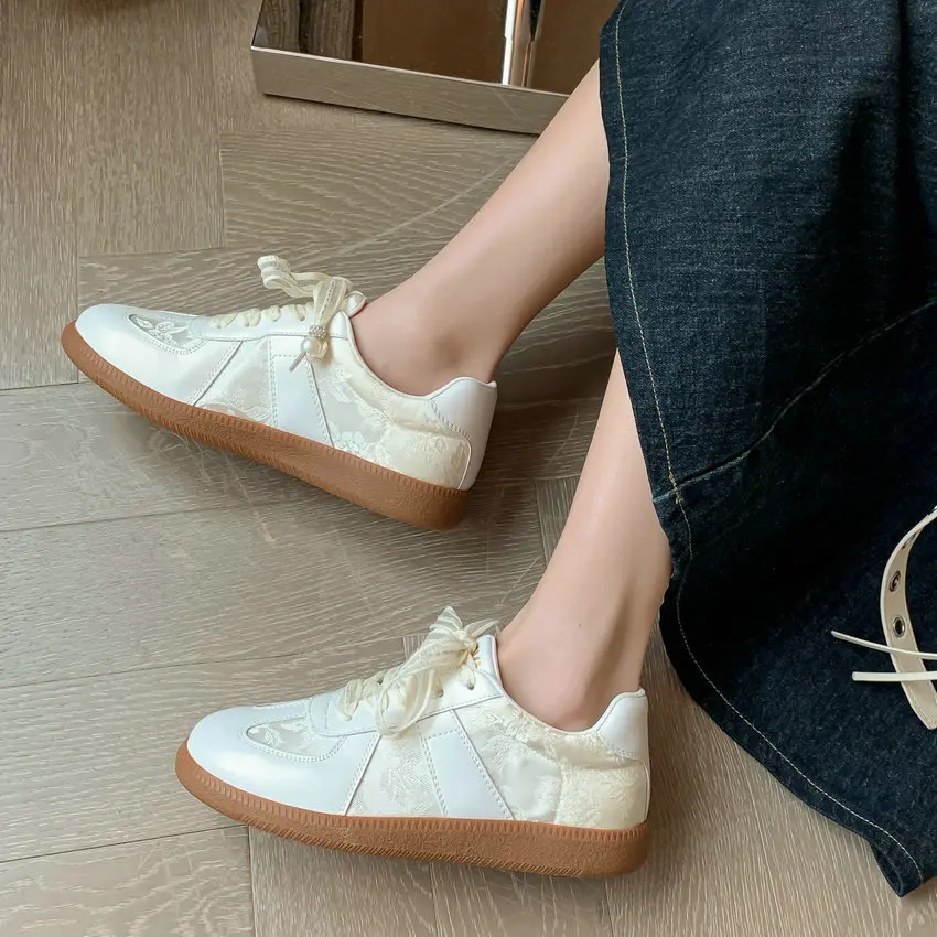 QUTAA 2024 Women Sneakers Spring Autumn Splicing Genuine Leather String Bead Lace-Up Casual Working Shoes Woman New Size 35-40