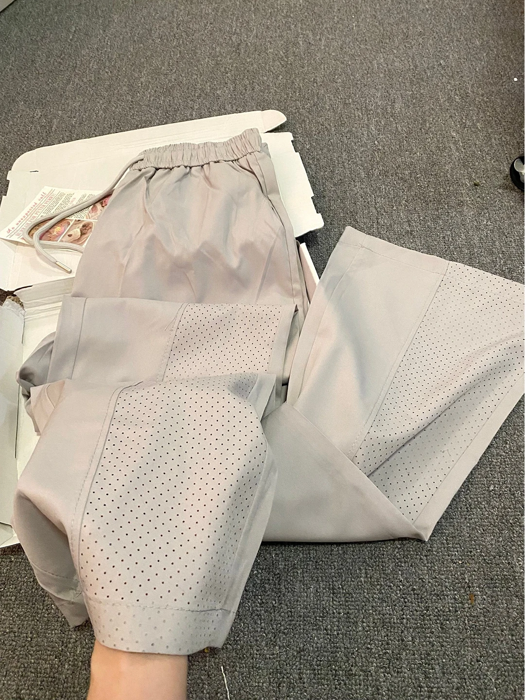 

ey Laser-Pierced Men's Summer Thin Straight Casual Pants Qui-Drng Sport American Knife Pants Breathable Loose Fit