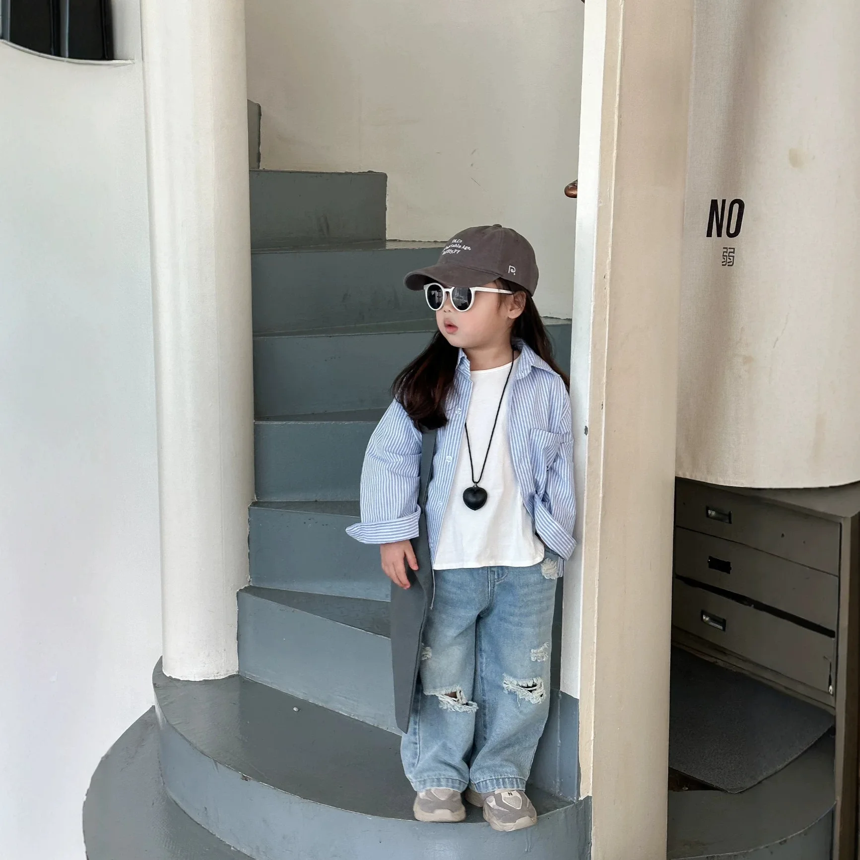 Korean Version of Girl's and Boy's Spring and Autumn Blue Striped Circular Casual Shirt Top, Stylish