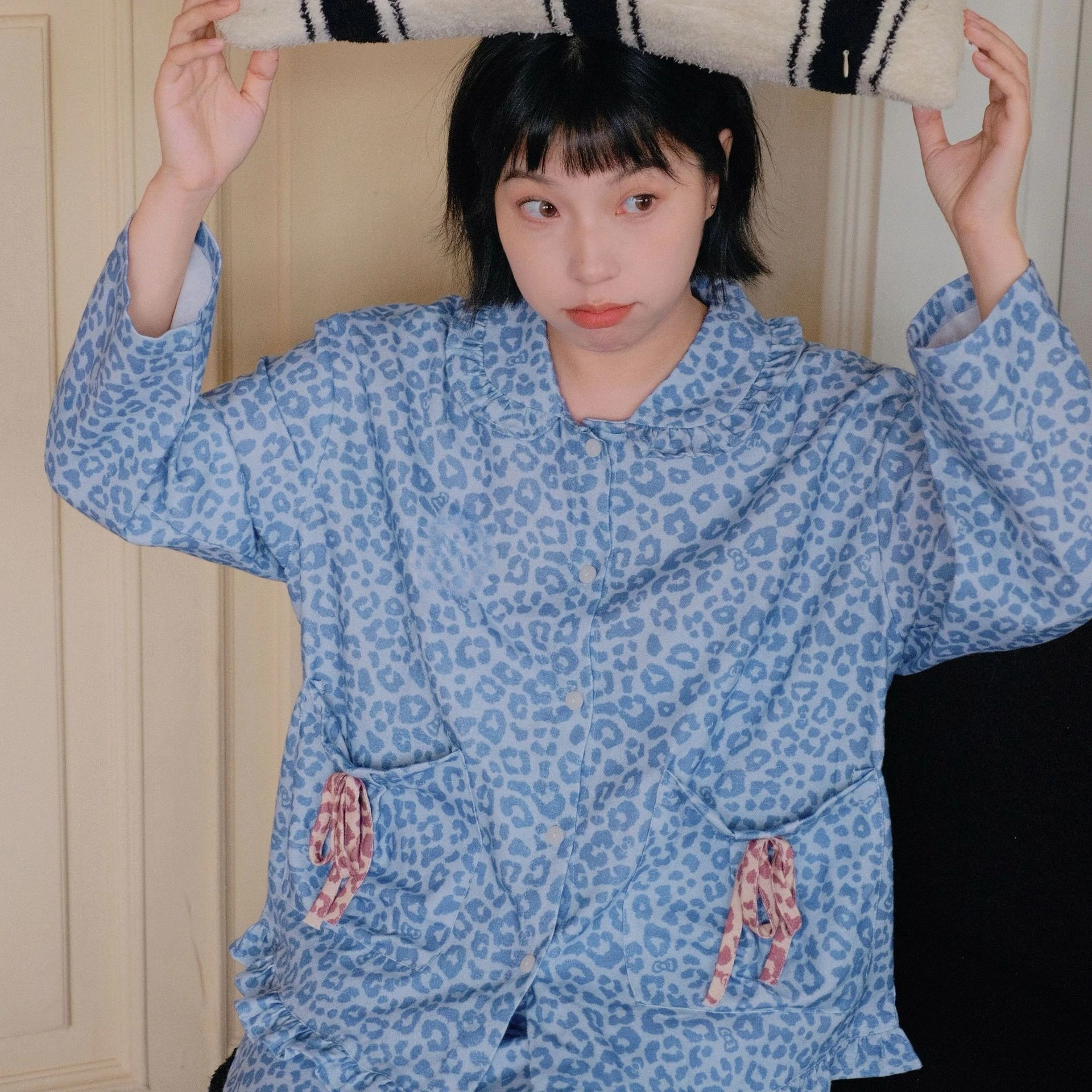 Soft Brushed Cotton Pan Collar Pajamas Set Women Cute Blue Leopard Print Bow Pockets Ruffle Hem Sleepwear Comfy Home Loungewear