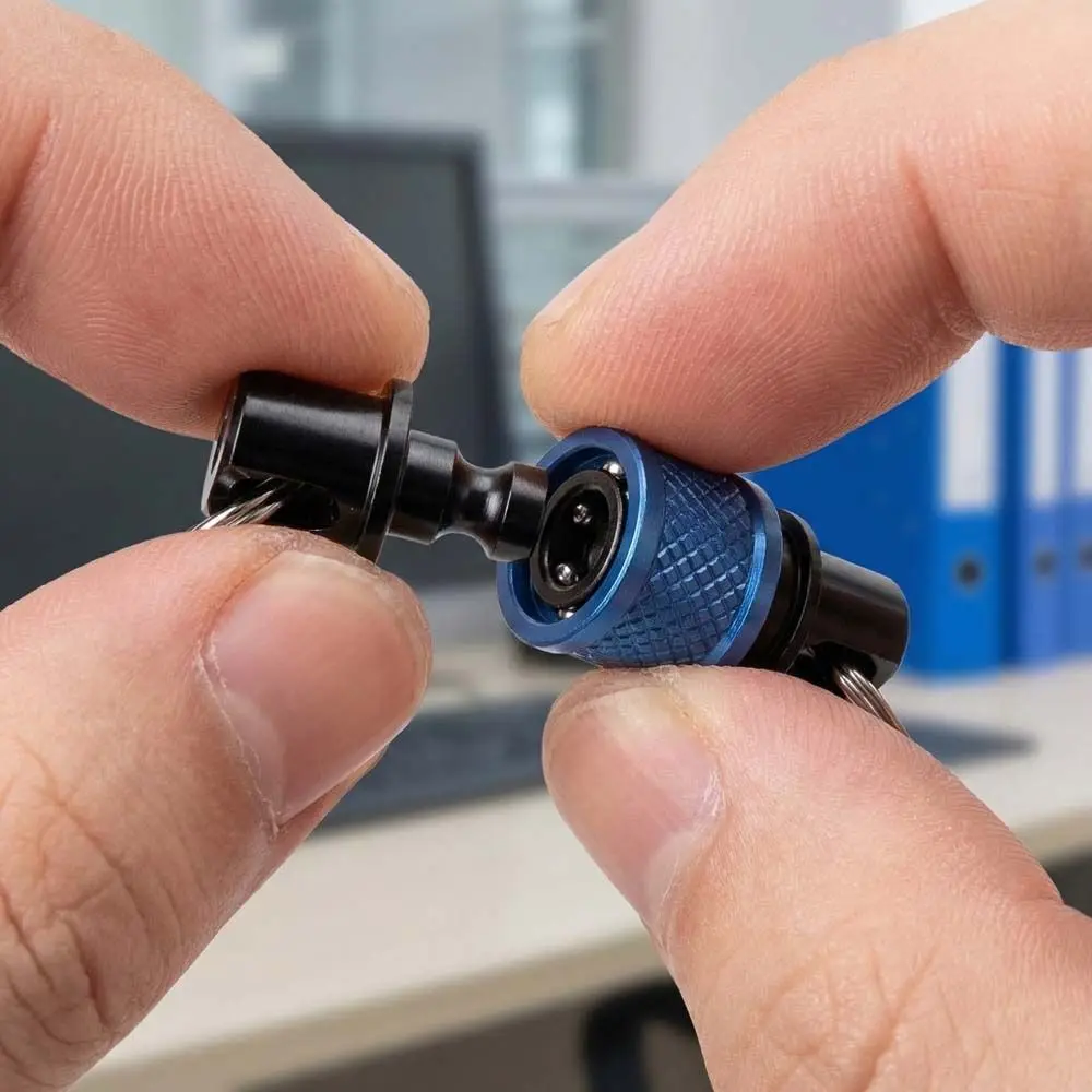 360 Degree Rotation Quick Release Keychain Fast Release Mechanism Multifunctional Design Quick Pull Keyring Keychain