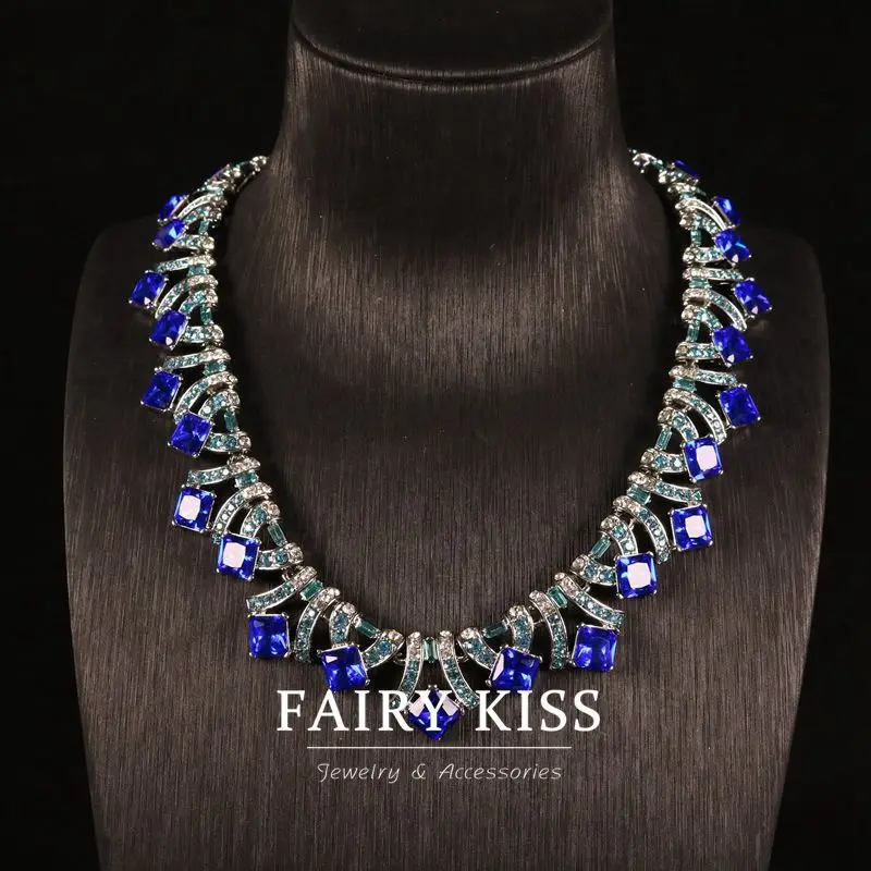 Palace Style Exquisite Rhinestones, Elegant Personalized Design, Light Luxury And High-End Necklace, Qingdao Vintage Jewelry