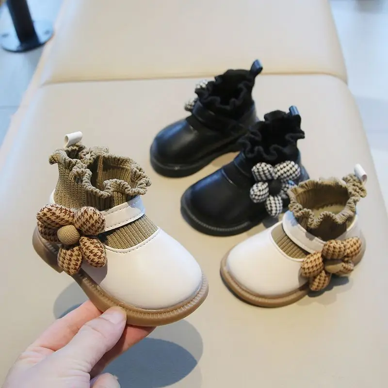 

Cute Girls Walking Shoes Princess Style Baby Flat Shoes Round Toes Non-slip 2025 New Fashion Kids Casual Shoes with Sweet Flower