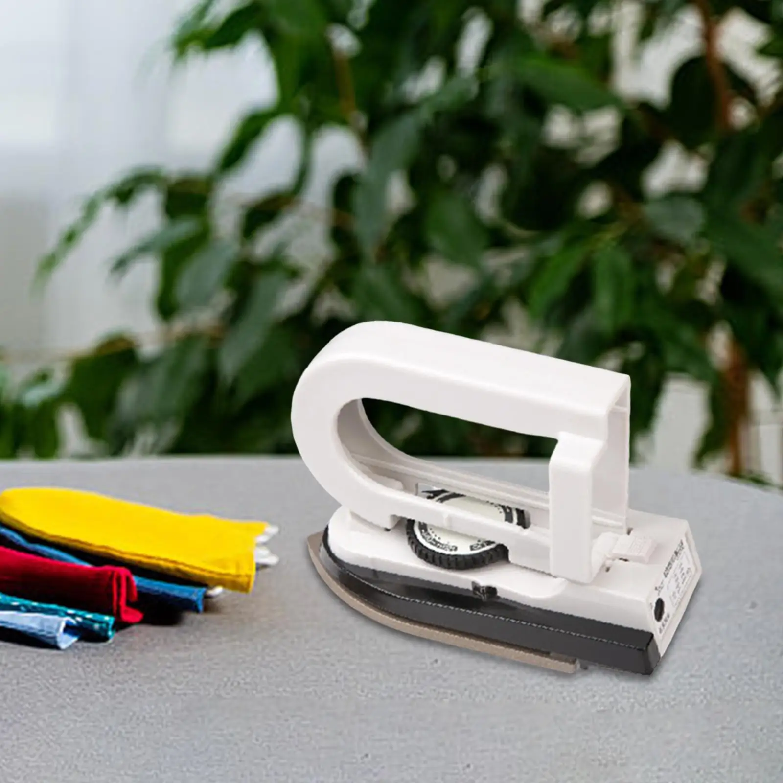 Steam Iron Small Non Slip Practical Ironing Machine for Jackets Shirts Coats image 2