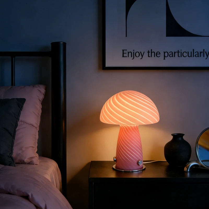 Lampa stołowa w stylu Bauhaus z szklanym kloszem w kształcie grzyba, wersja dla dziewczyn, romantyczne oświetlenie ambientowe do salonu w pensjonacie.