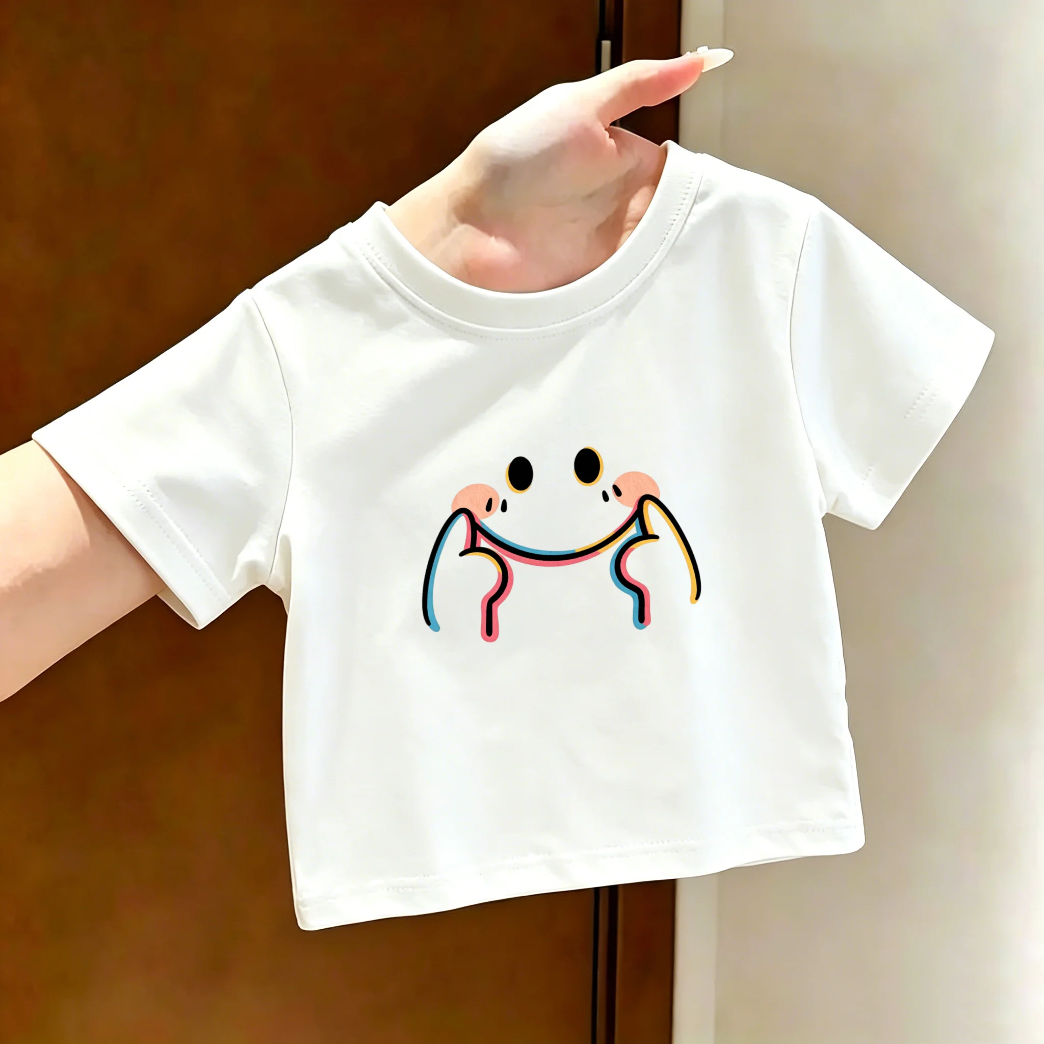 New Summer Style Cotton T-shirts for Boys and Girls, Short Sleeves, Cute Smiling Faces, Versatile and Suitable for All Outfits.