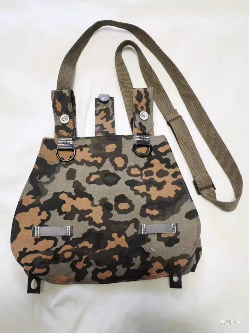 

Outdoor Multifunctional Small Shoulder Bag And Miscellaneous Bag