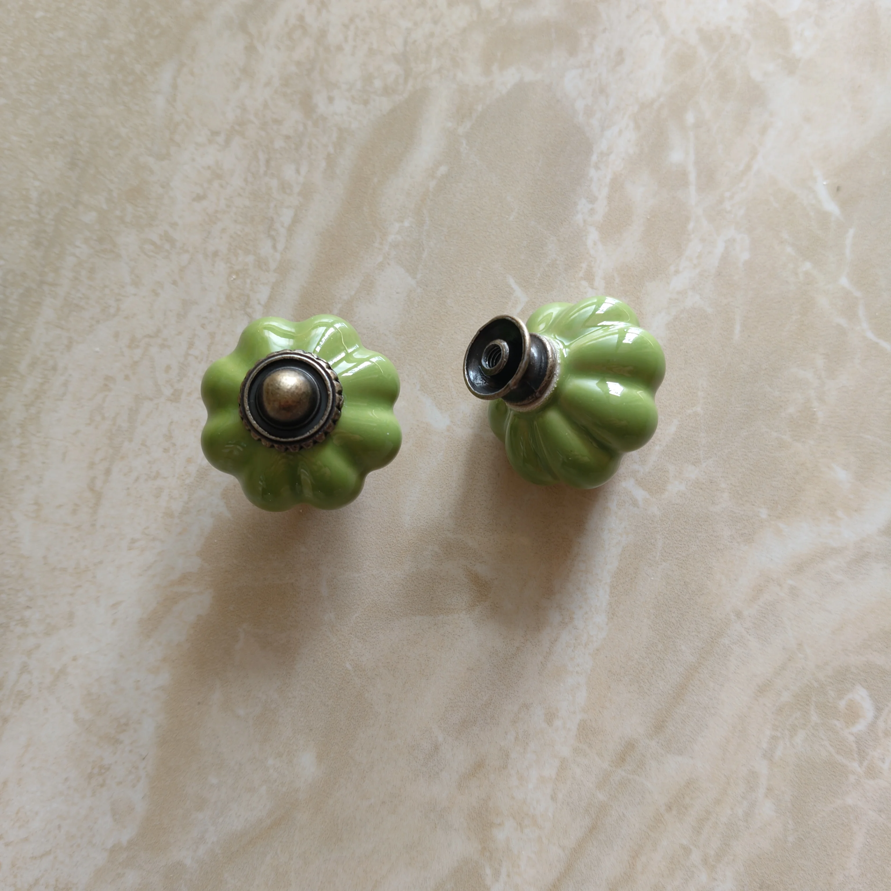 

2pcs Ceramic Pumpkin Pull Hand-painted Classic Handle Drawer Cupboard Closet Door Single Hole