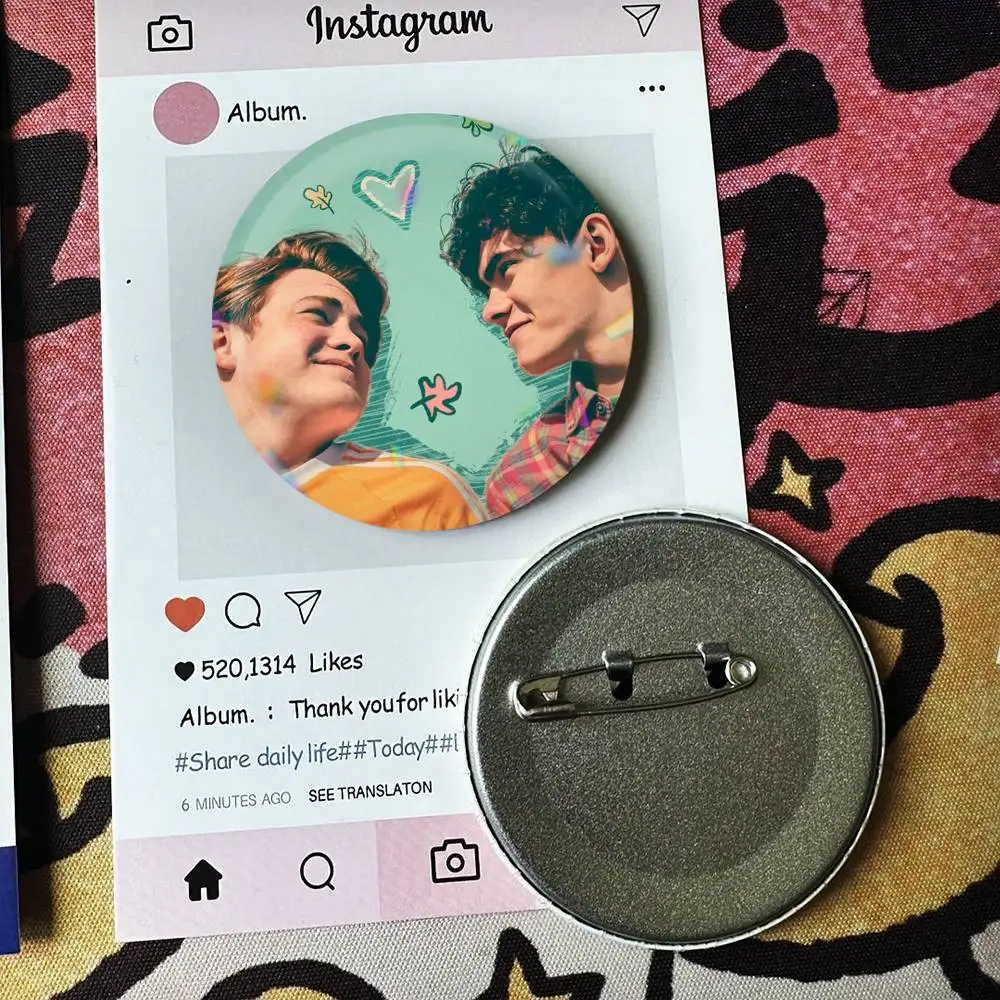 H-Heartstopper Nick Charlie Badges 25 32 44 58 75 mm Round Fans Collect Friends Gifts Brooch Souvenir