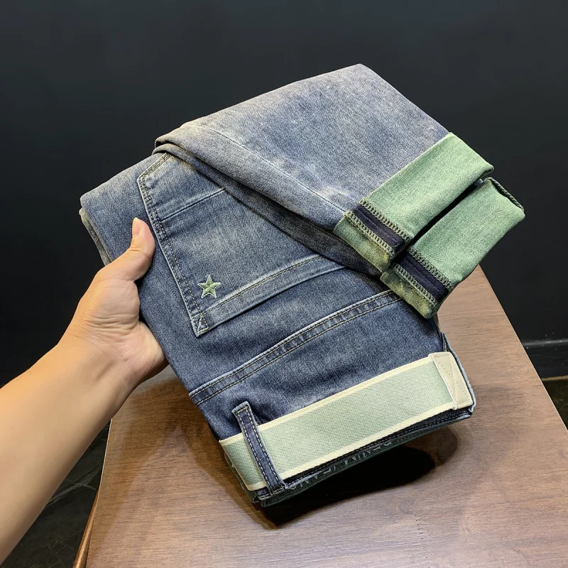 

Высококачественные мужские джинсы весна/лето 2025, тонкие укороченные брюки с вышитым принтом в Корейском стиле, эластичные маленькие укороченные брюки