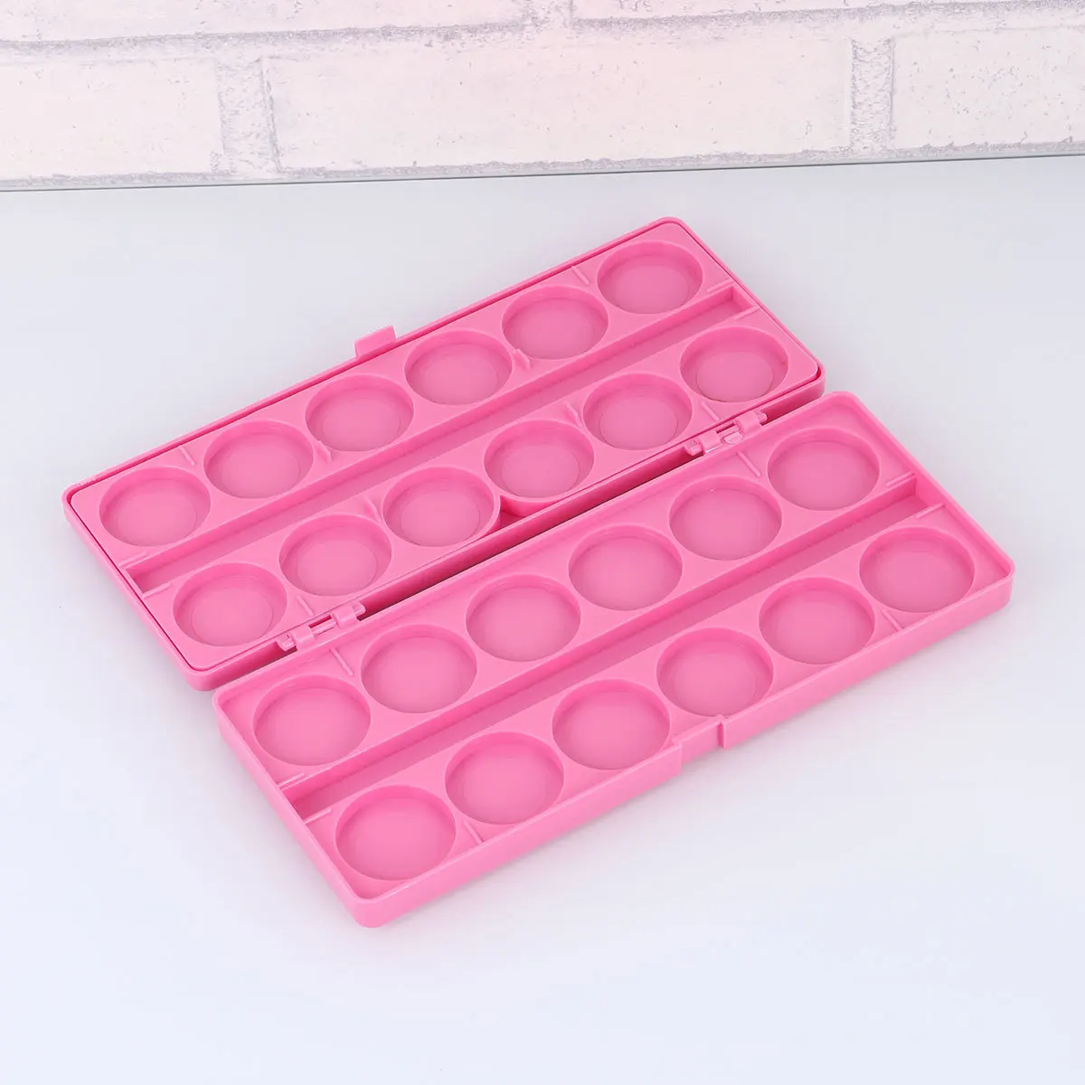 Durable Plastic Paint Box with Wells Hard Lid Keeps Paint Moisturized Separates Wells Good Sealing for Watercolor Gouache