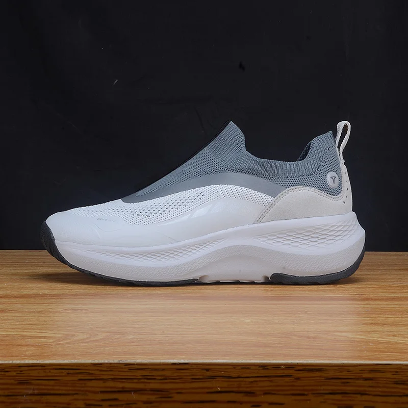 

Unisex Couples Trendy Sports Shoes 2026 New: Streetwear Brand Retro Breathable Soft-Soled Versatile Student Sneakers