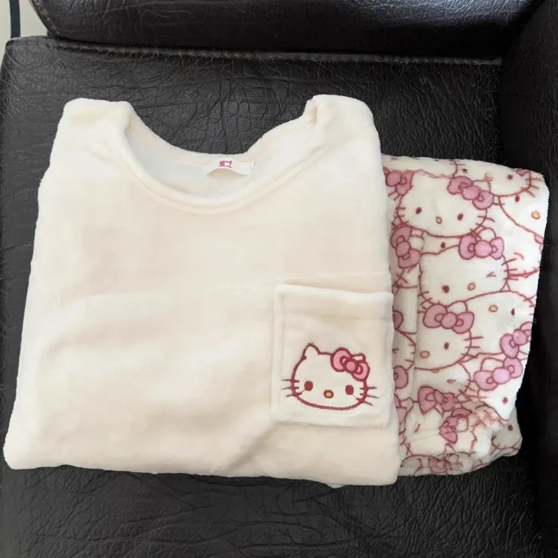 Hot Hello Kitty Pajamas Female Flannel Winter The New Cartoon Plus Thicken Velvet Sweet And Cute Home Clothes Keep Warm