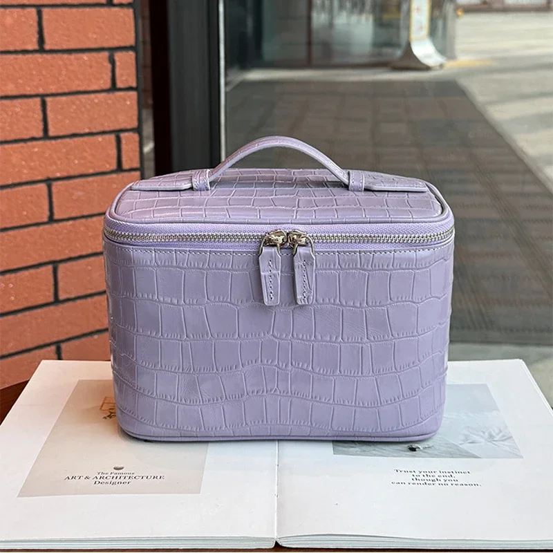 28 High Quality Crocodile Patterned Top Layer Cowhide Makeup Bag for Women's Travel, Portable Toiletry Bag, Practical Storage Ba