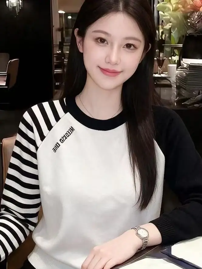 Korean Style Slim Fit Long Sleeve Striped Color Block Women's Knitwear Early Autumn New Arrival Beautiful Inner Wear T-shirt