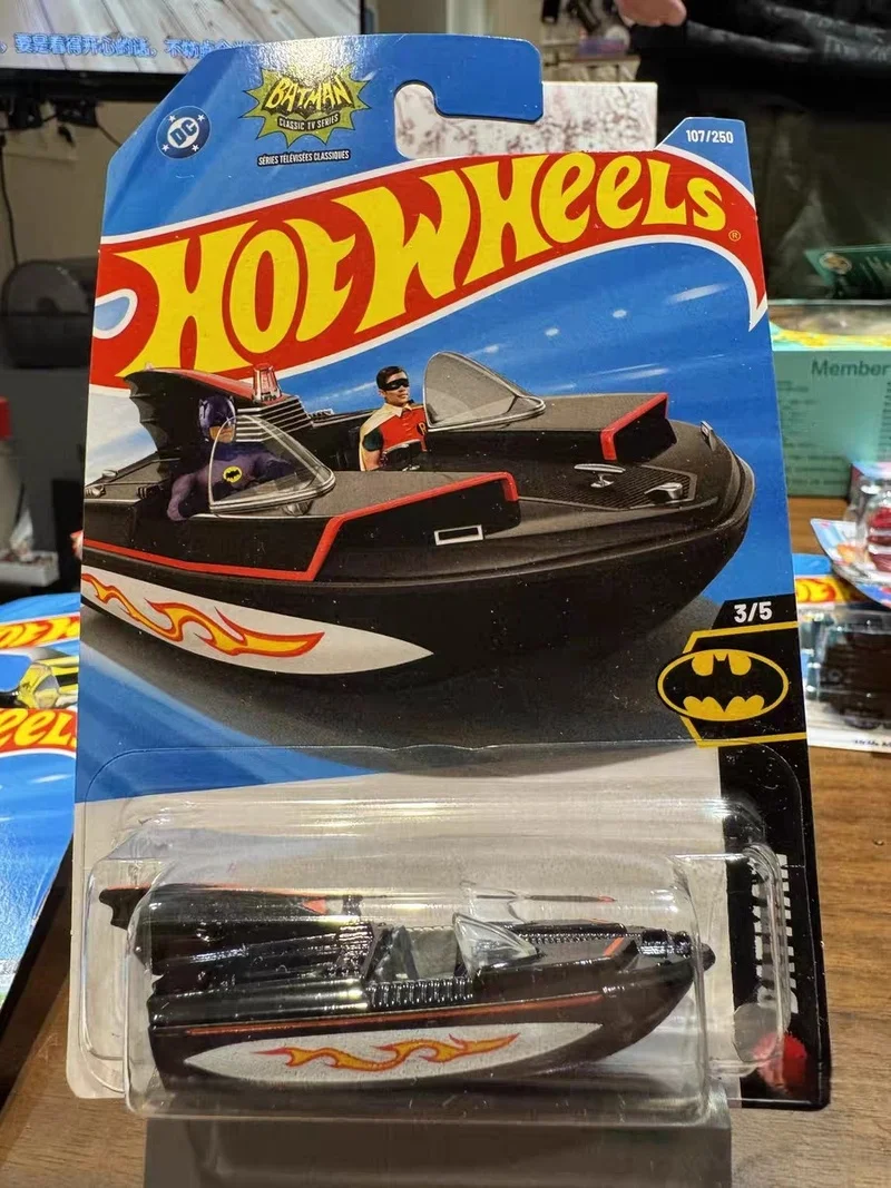 

C4982/2026e Original Hot Wheels Car Batman 1966 Bat Boat Batman 1/64 Diecast Toys For Boys Voiture Metal Models Birthday Gift