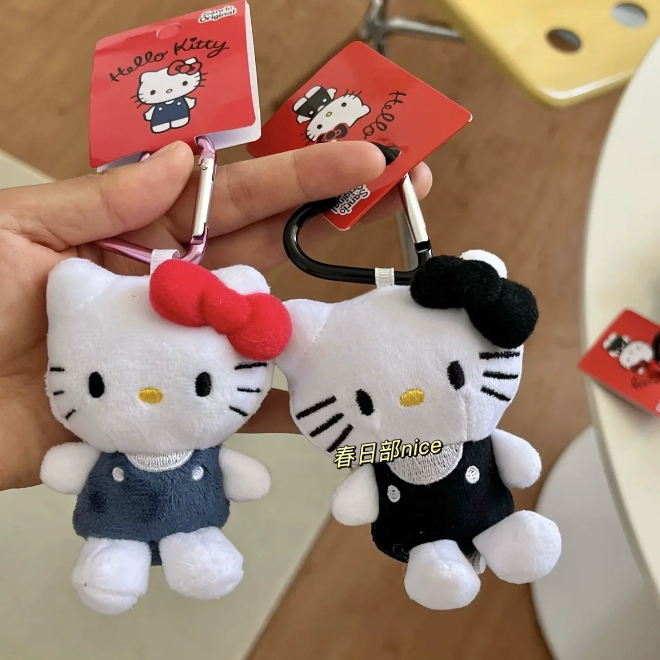 Portachiavi a forma di amore per bambola di peluche HelloKitty bianco neroGirl Cartoon Zaino Ciondolo Decorazione carina Regali giocattolo per bambini