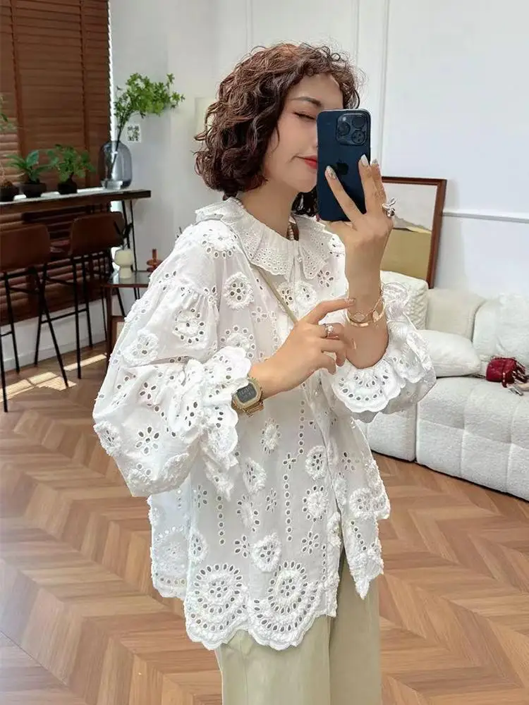 

White Collar Loose Shirt For Women's Spring And Autumn New Style Three-dimensional Flower Hollow Collar Bubble Sleeve Shirt