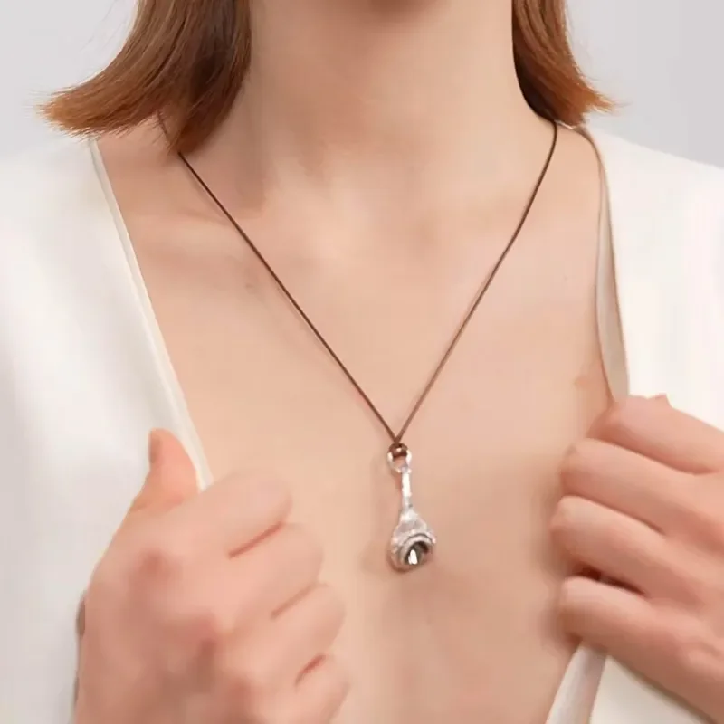 Commuter versatile shell pattern leather rope necklace female simple design adjustable black drawstring irregular pendant