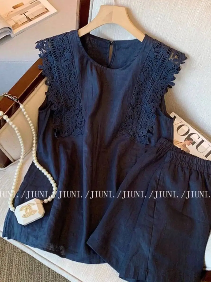 

Винтажный французский летний комплект 2026 года из 2 предметов для женщин: кружевной топ без рукавов + повседневные льняные шорты, шикарный наряд для отпуска и прогулок