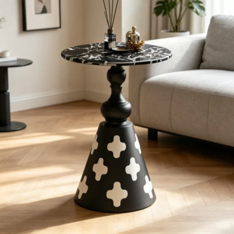 Minimalist Small Coffee Table Nordic Side End Table Modern Round Desk Creative Accent Furniture for Living Room Sofa Side Decor