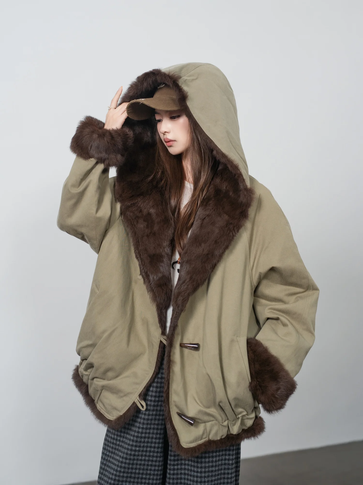 

Double-Sided Rabbit Fur Leather Jaet Hooded Design One Coat Two Wear Outerwear Women's Loose Fit Long Sve Regular Length
