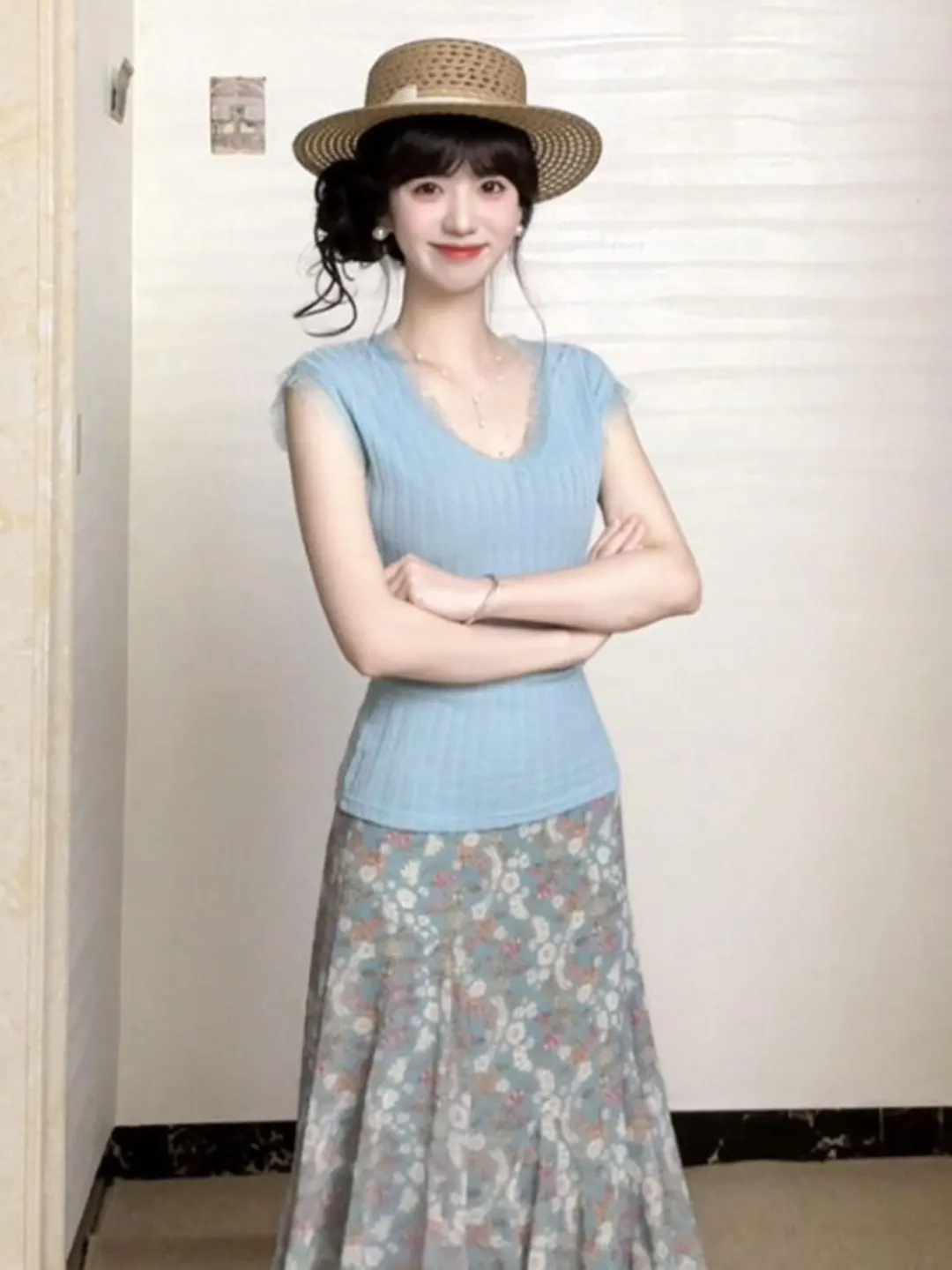 

Summer Beautiful Floral Print Half Skirt Set Women's Gentle Style Unique Comfortable Top And Skirt Combo Fashionable Ensemble