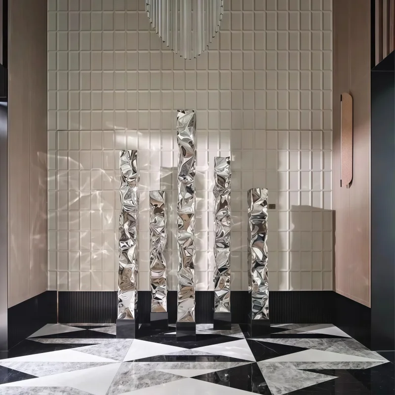 Stainless steel strip-shaped floor-standing sculptures for hotels, villas, office buildings and large-scale artistic decorative
